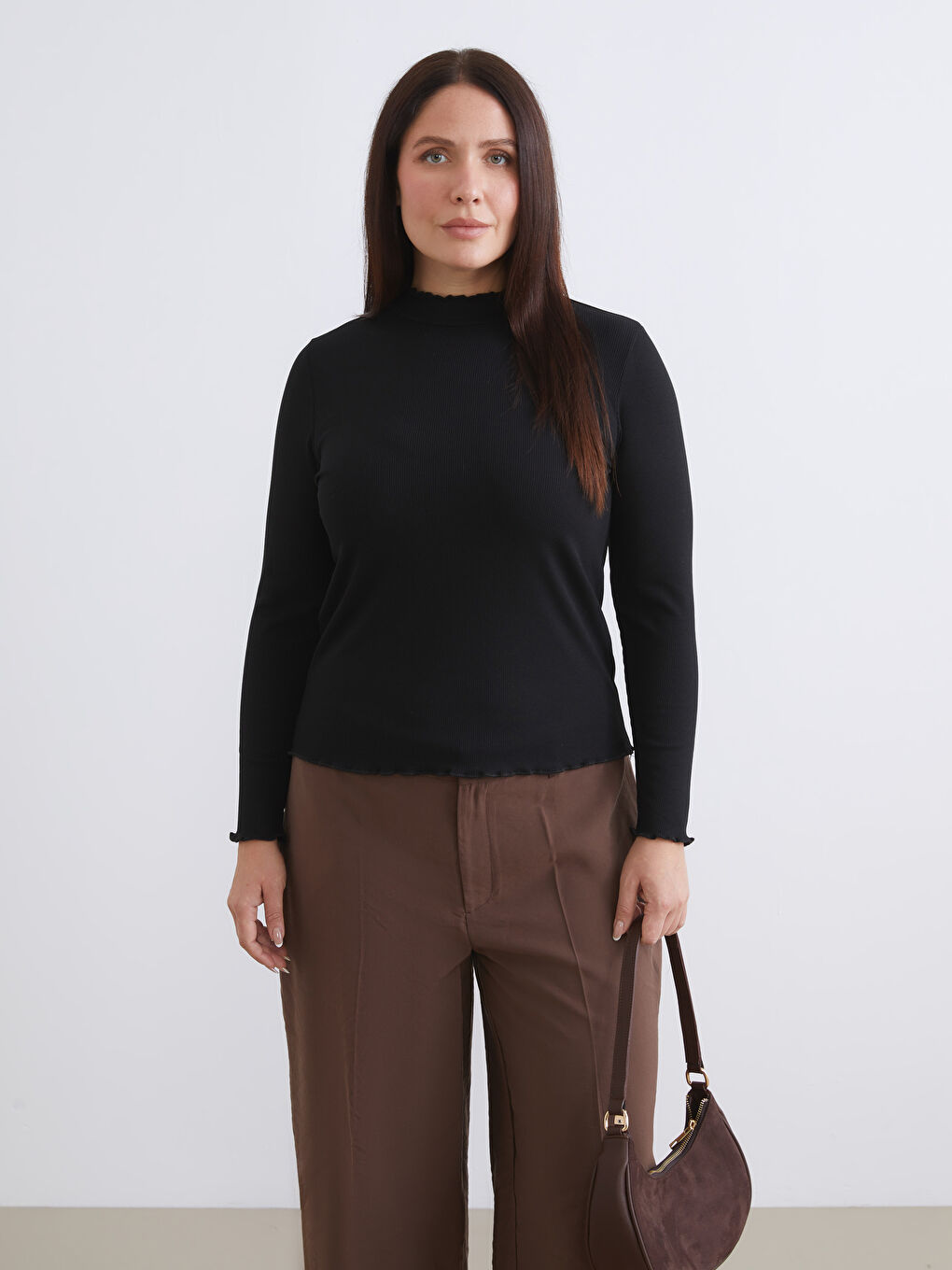 Siyah Fırfırlı Dik Yaka Kadın Body-1