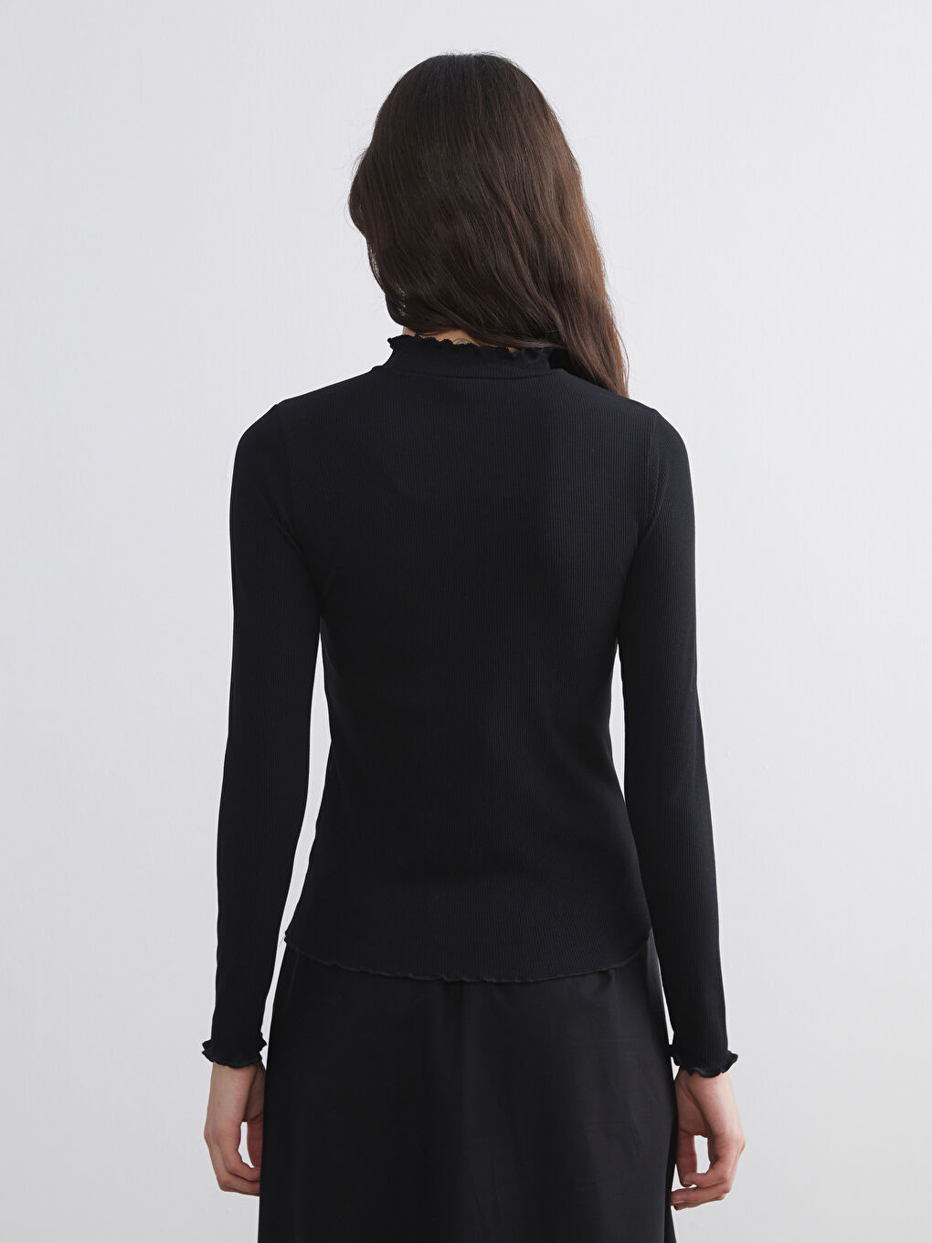 Siyah Fırfırlı Dik Yaka Kadın Body-4