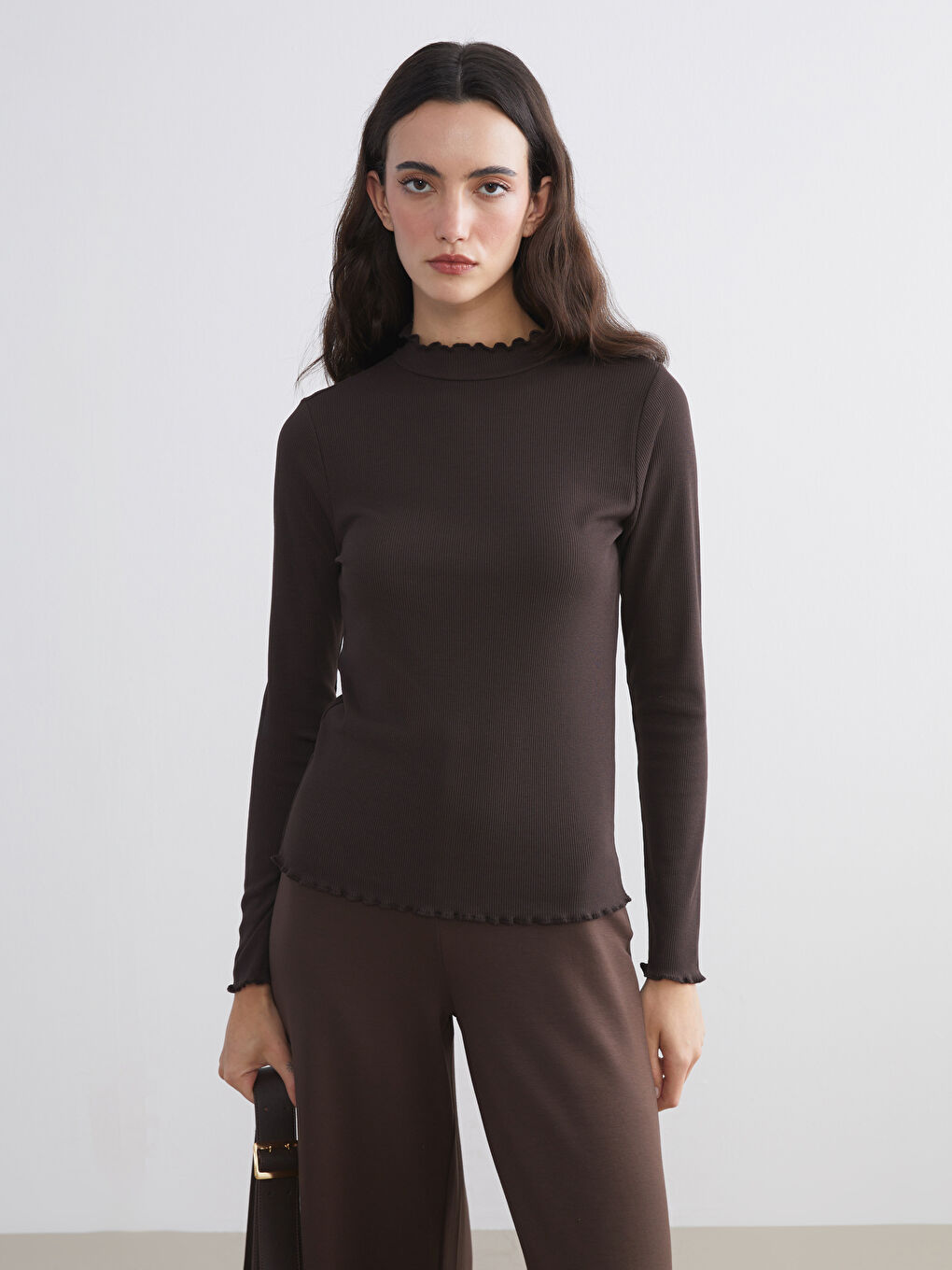 Kahverengi Fırfırlı Dik Yaka Kadın Body