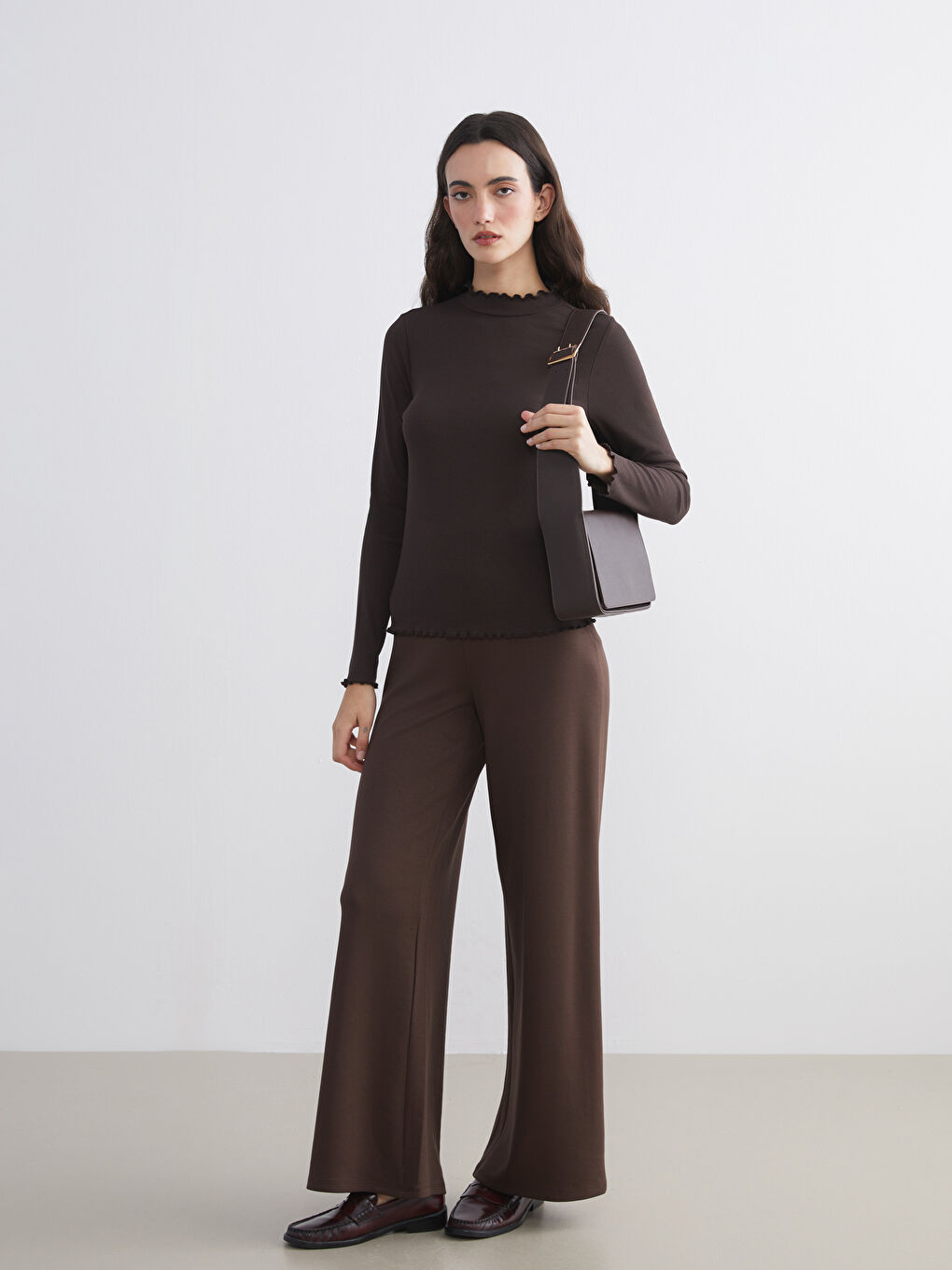 Kahverengi Fırfırlı Dik Yaka Kadın Body-2