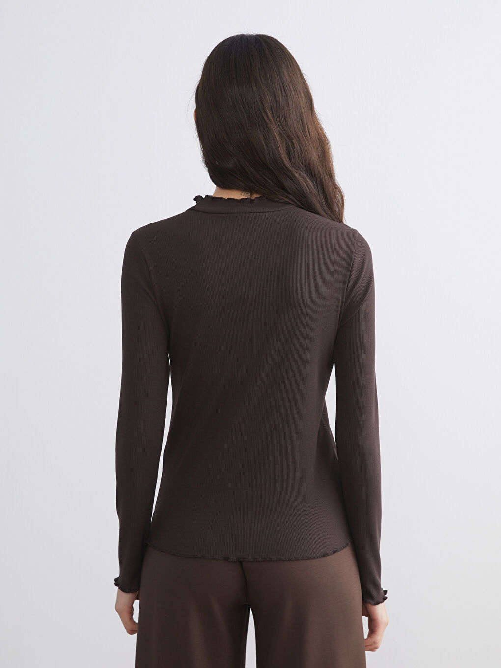 Kahverengi Fırfırlı Dik Yaka Kadın Body-4
