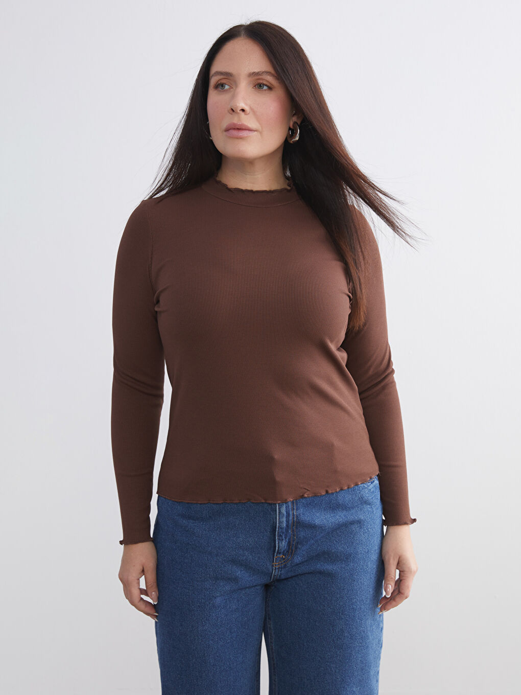 Kahverengi Fırfırlı Dik Yaka Kadın Body-1