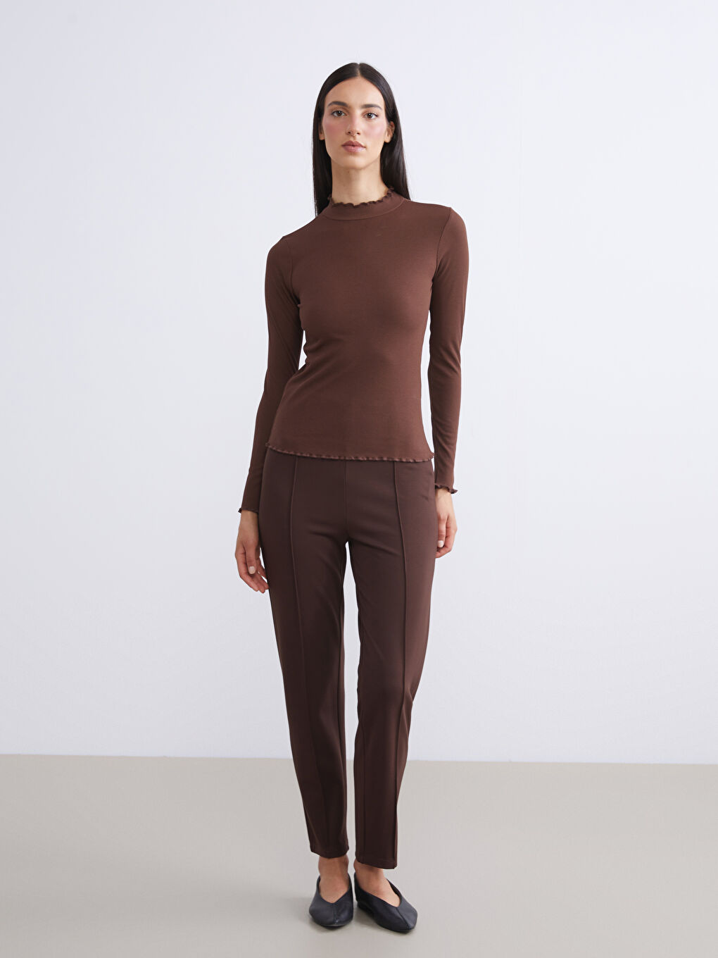 Kahverengi Fırfırlı Dik Yaka Kadın Body-2