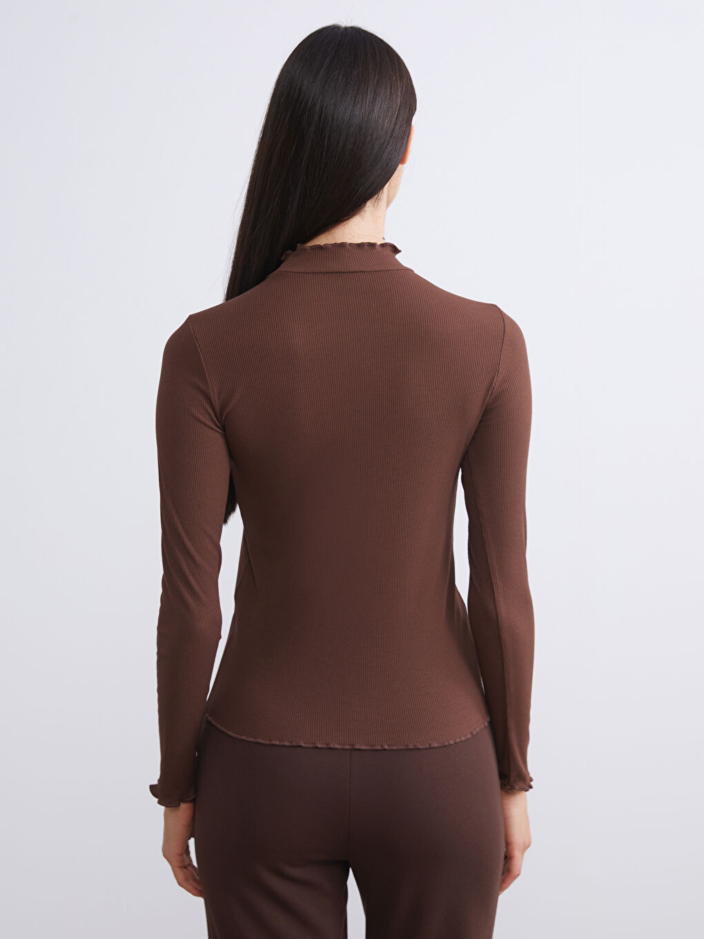 Kahverengi Fırfırlı Dik Yaka Kadın Body-4