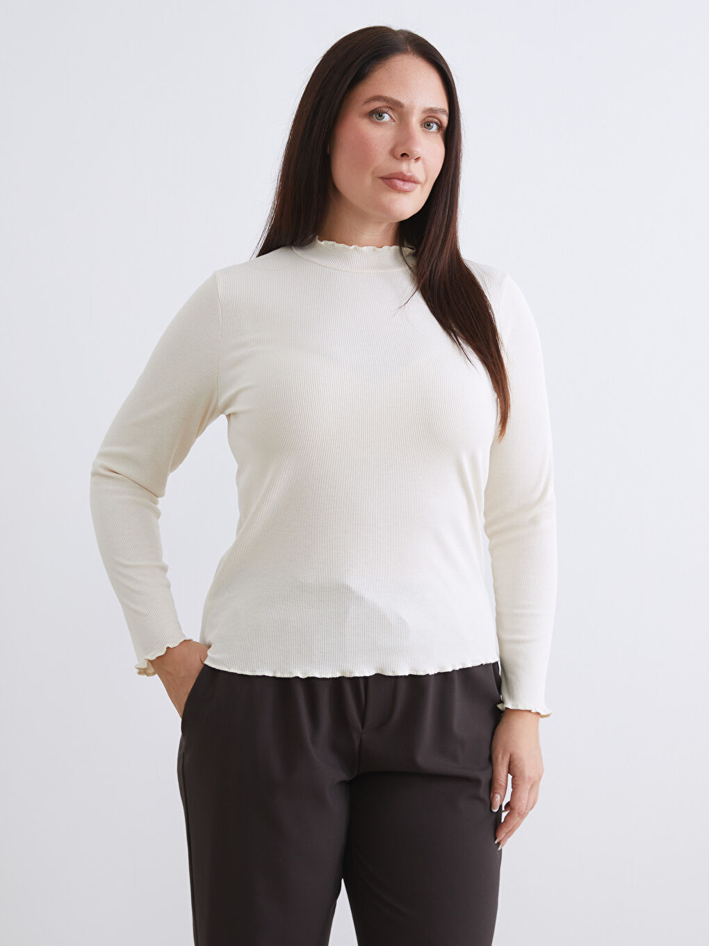 Ekru Fırfırlı Dik Yaka Kadın Body-1