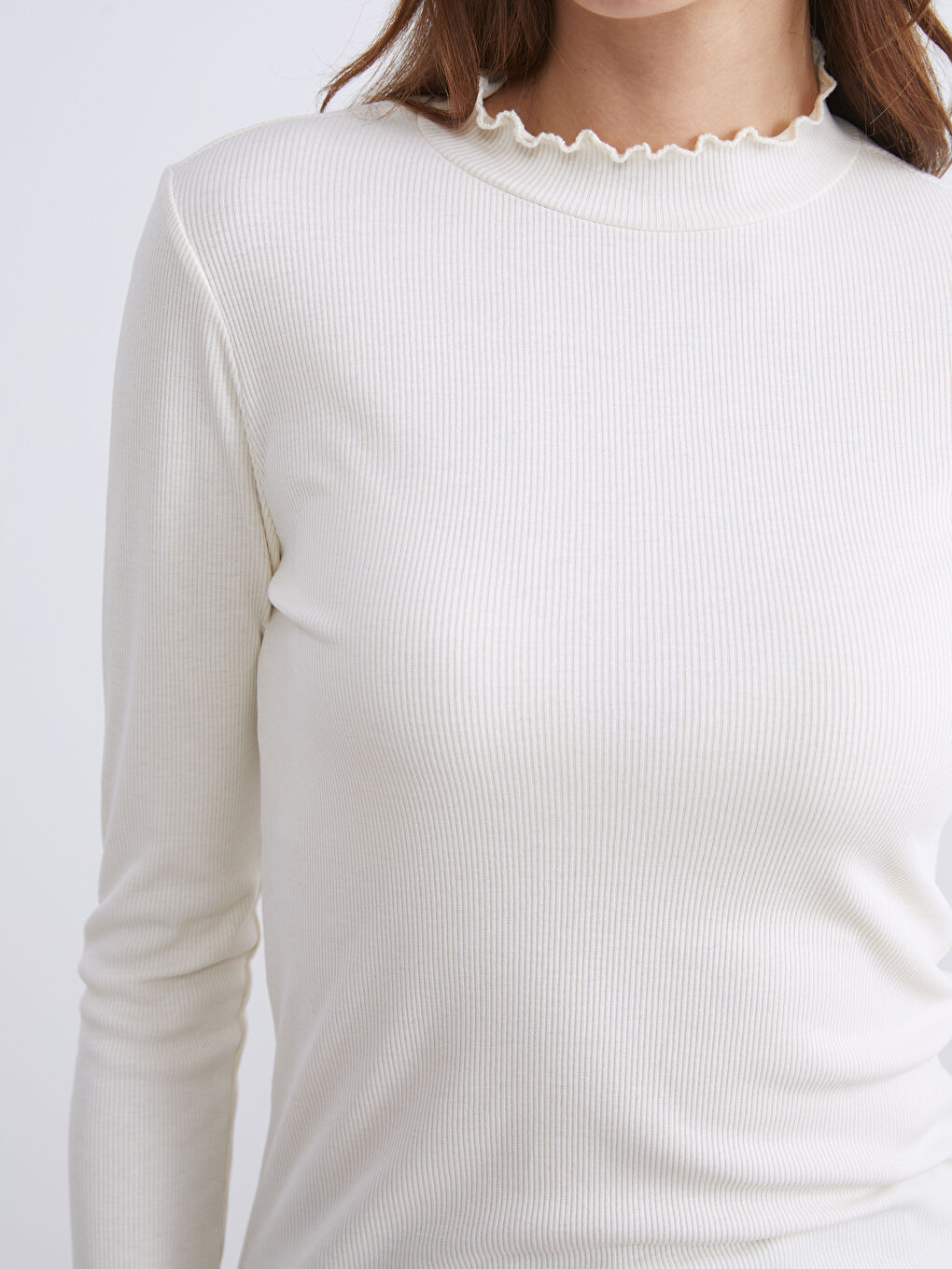 Ekru Fırfırlı Dik Yaka Kadın Body-3