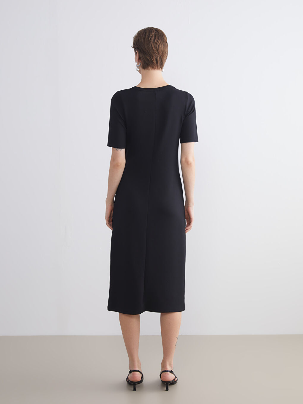 Siyah Bisiklet Yaka Büzgülü Elbise-4