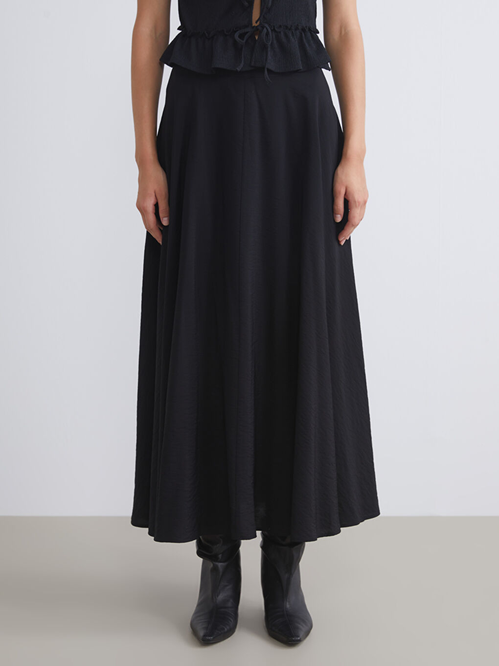 Siyah Beli Fermuarlı Pileli Etek-1