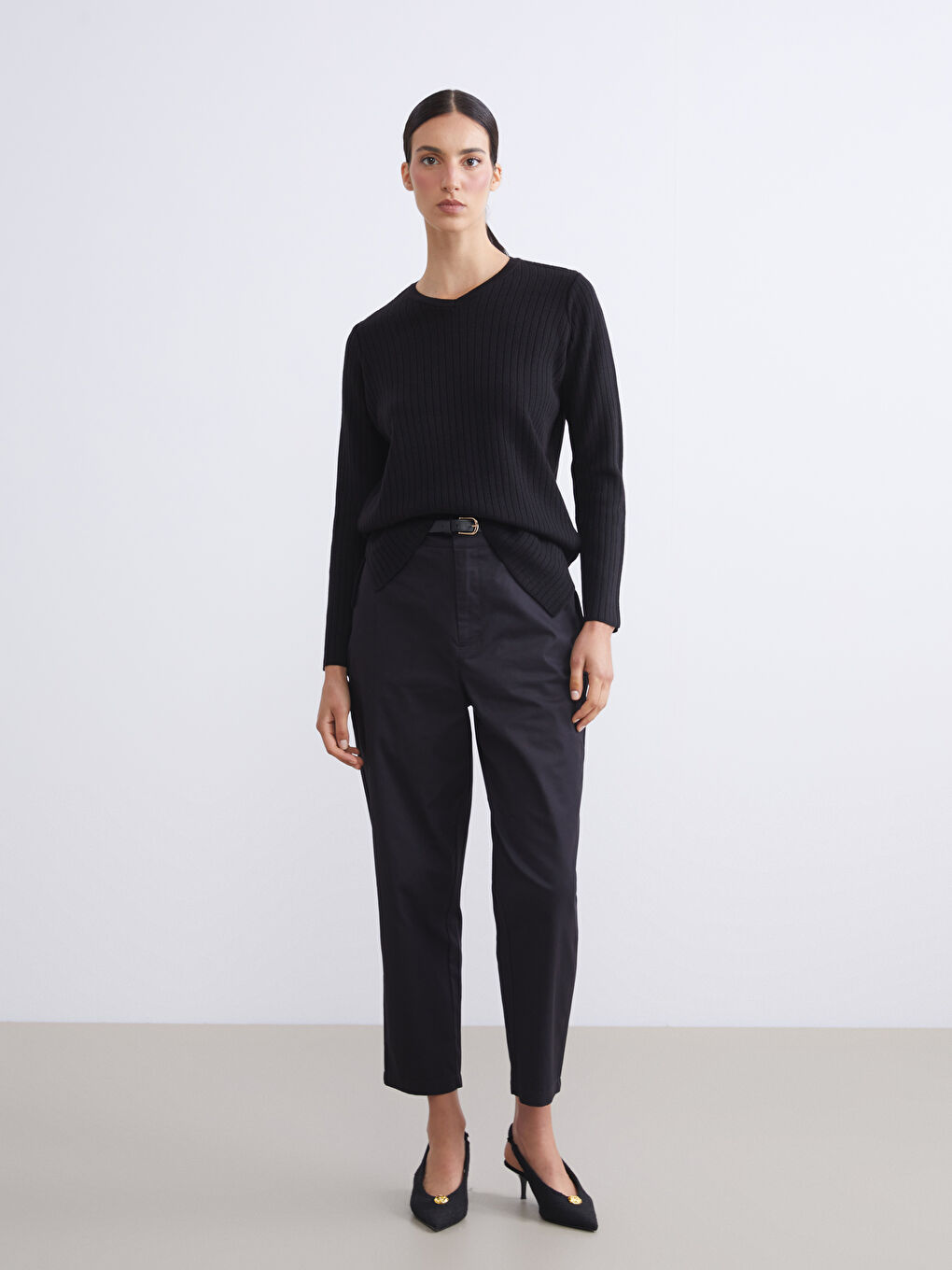 Siyah V Yaka Kadın Triko Kazak-2