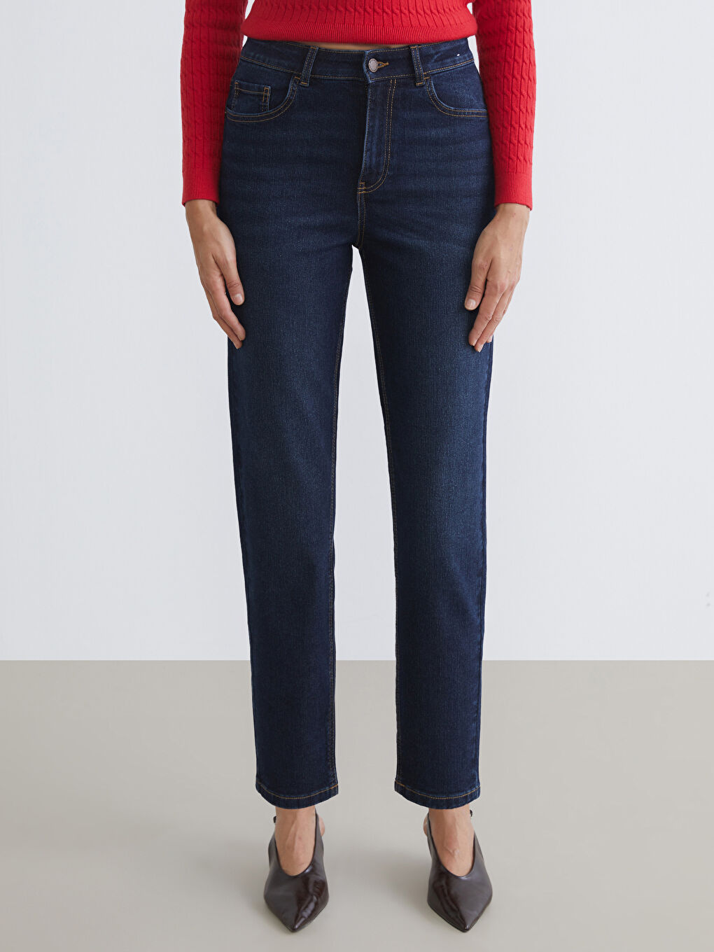 Женские джинсы Mom Fit-1