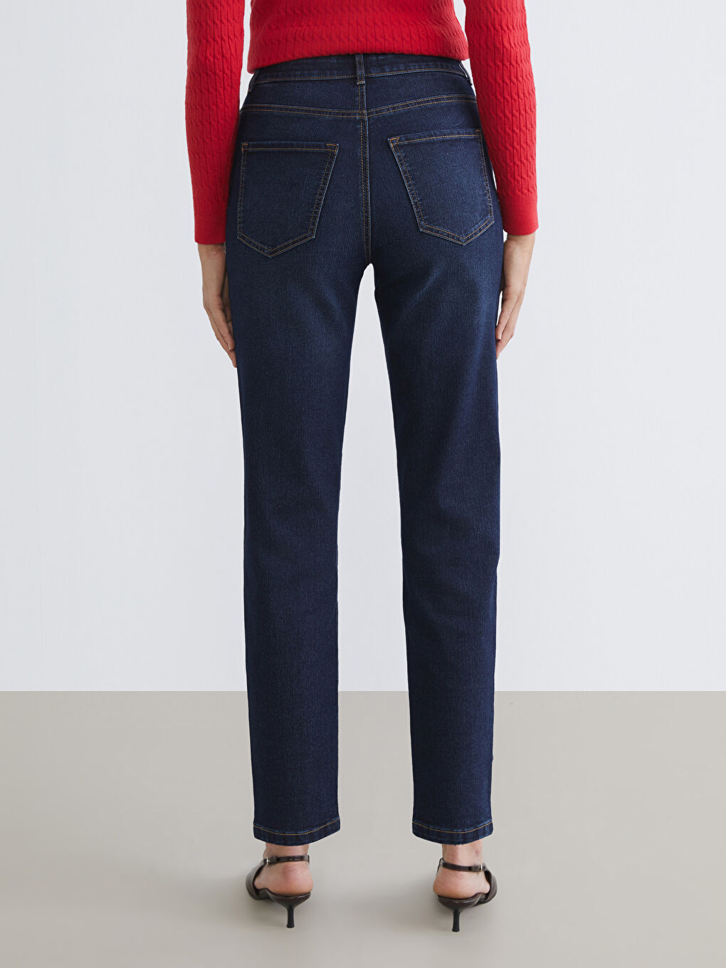 Женские джинсы Mom Fit-3