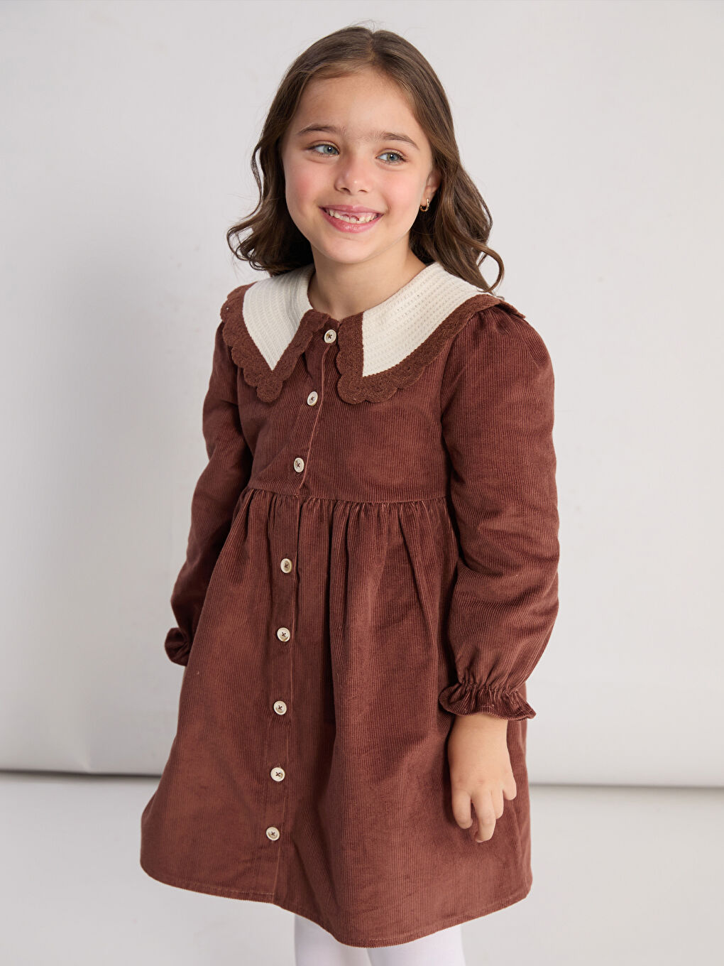 Kahverengi Bebe Yaka Kız Çocuk Kadife Elbise