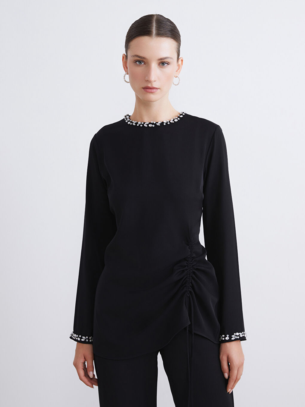 Siyah Taşlı Büzgülü Kadın Tunik-1