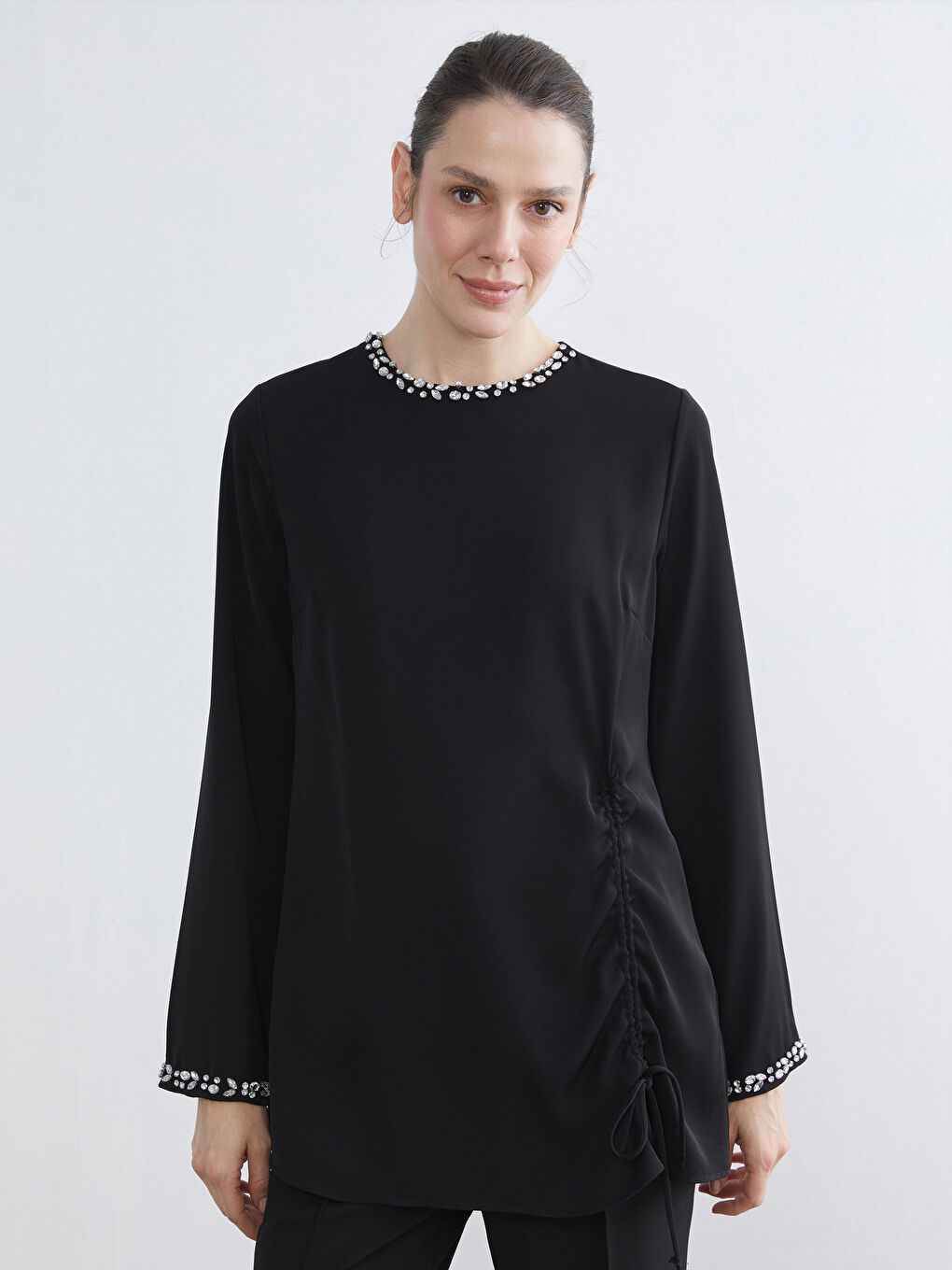 Siyah Taşlı Büzgülü Kadın Tunik-2