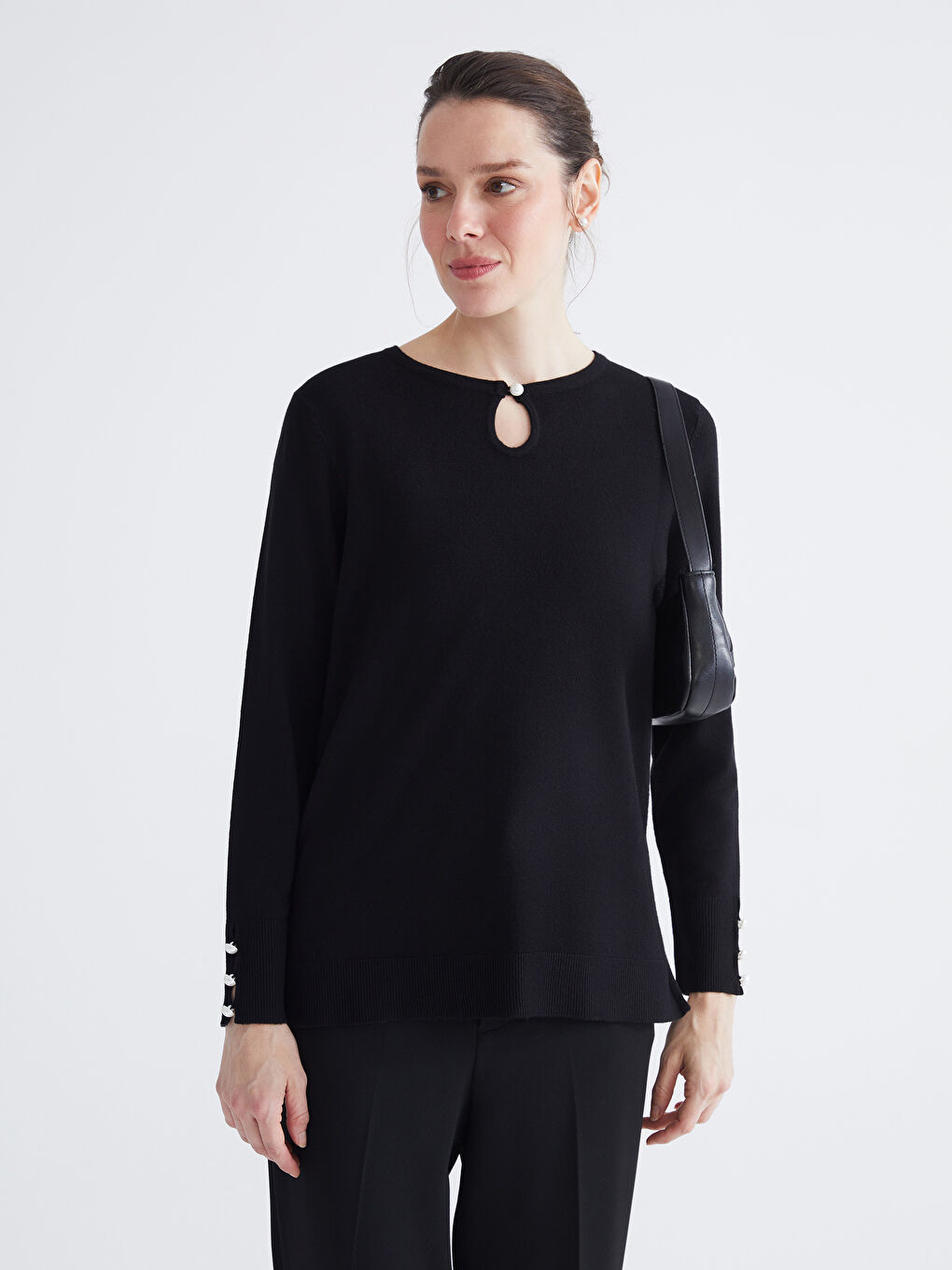 Džemper od trikotaže sa okruglim izrezom za žene