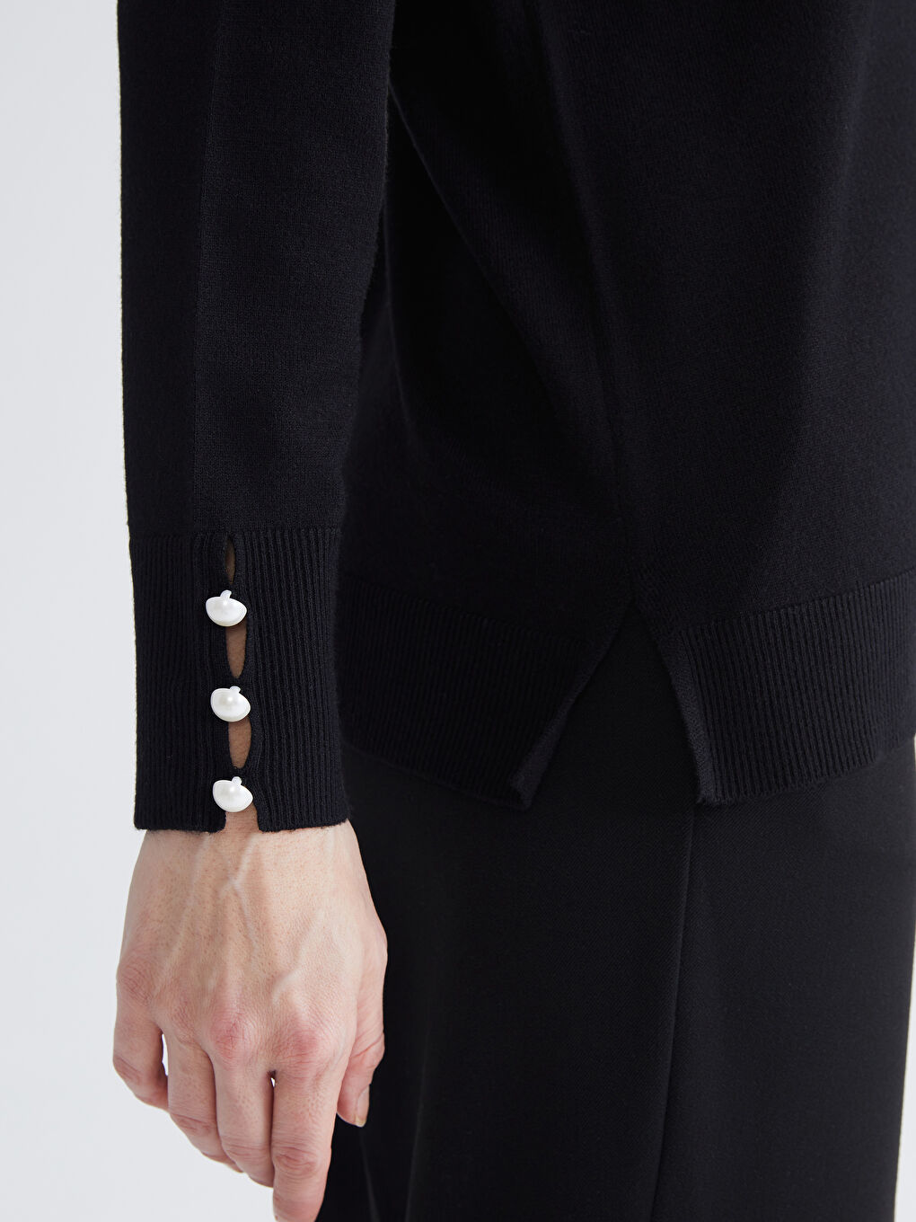 Džemper od trikotaže sa okruglim izrezom za žene-2