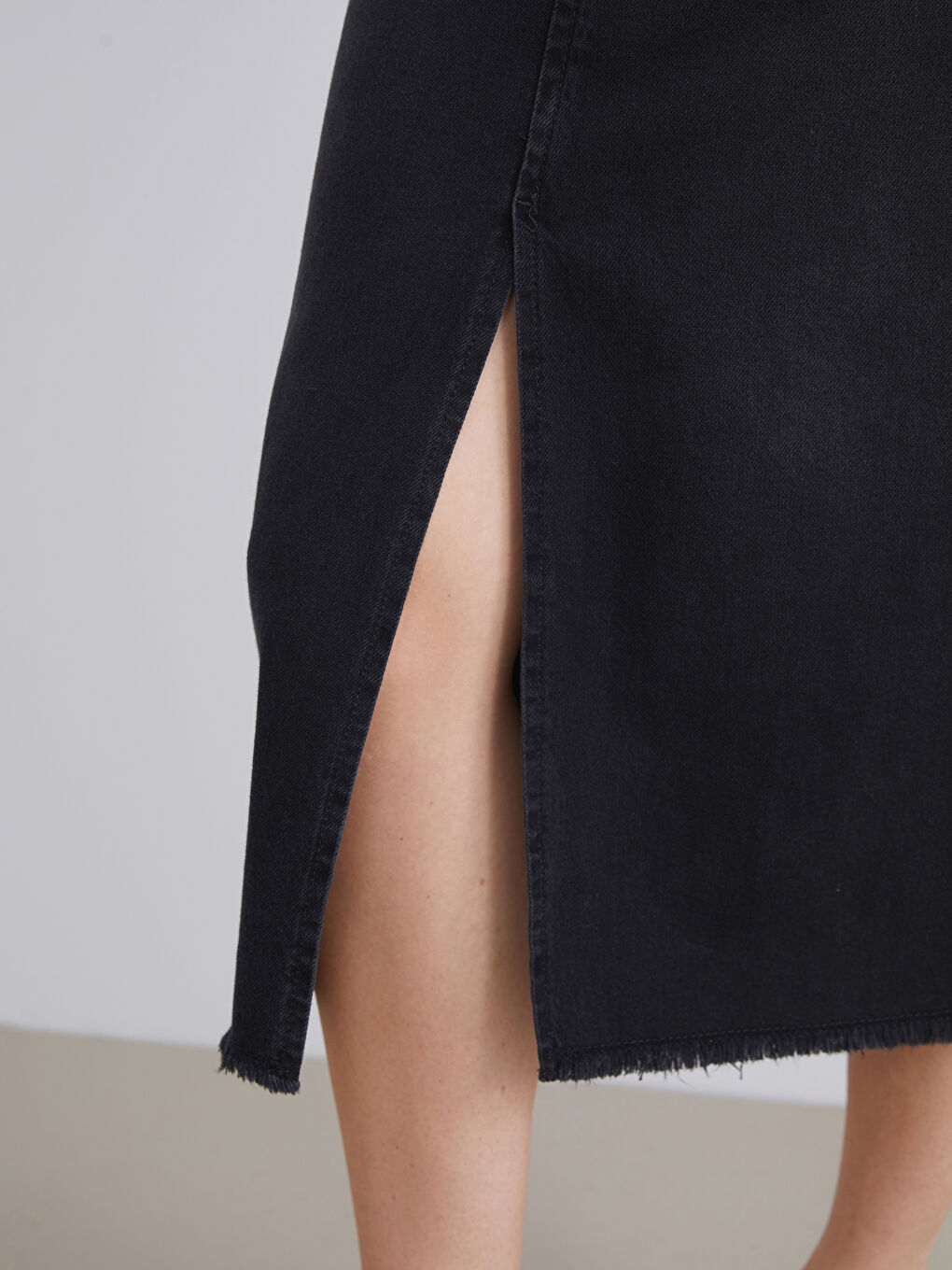 Standard Fit Slit Detail Denim Skirt-2