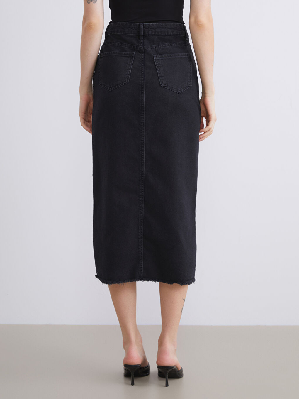 Standard Fit Slit Detail Denim Skirt-3