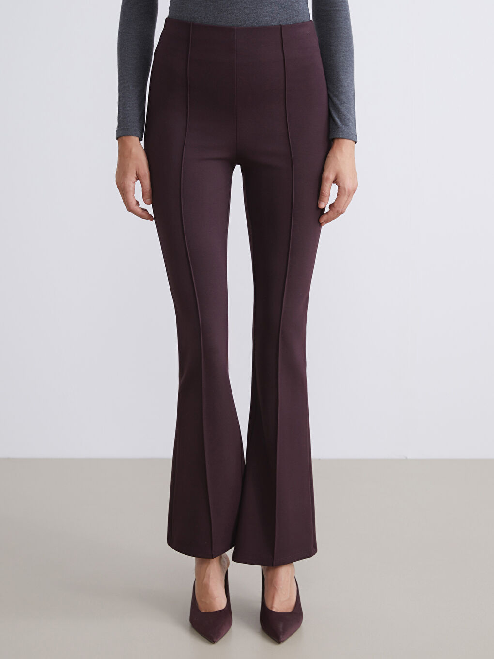 LCWAIKIKI Classic Extra Slim Fit Flared Women's Trousers -W5JJ00Z8-CZF