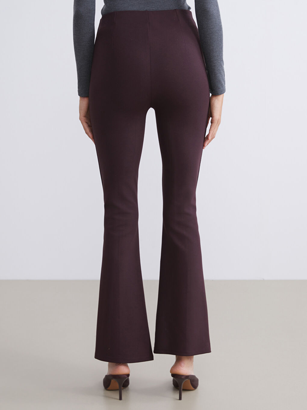 LCWAIKIKI Classic Extra Slim Fit Flared Women's Trousers -W5JJ00Z8-CZF