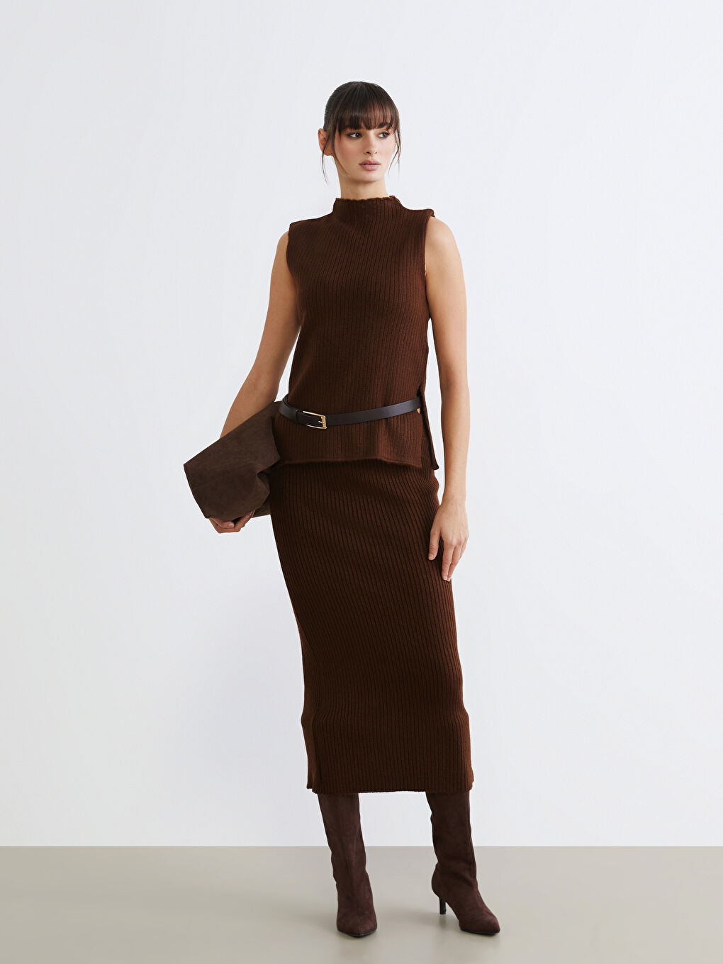 Kahverengi Dik Yaka Kadın Triko Atlet-1