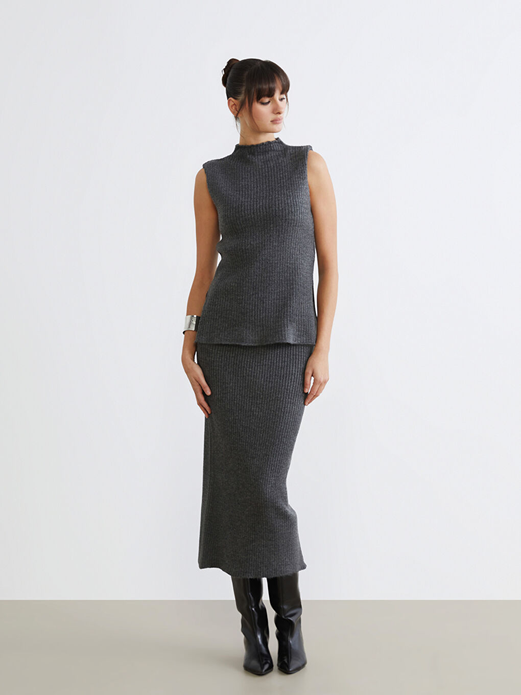 Antrasit Dar Fit Yırtmaçlı Etek