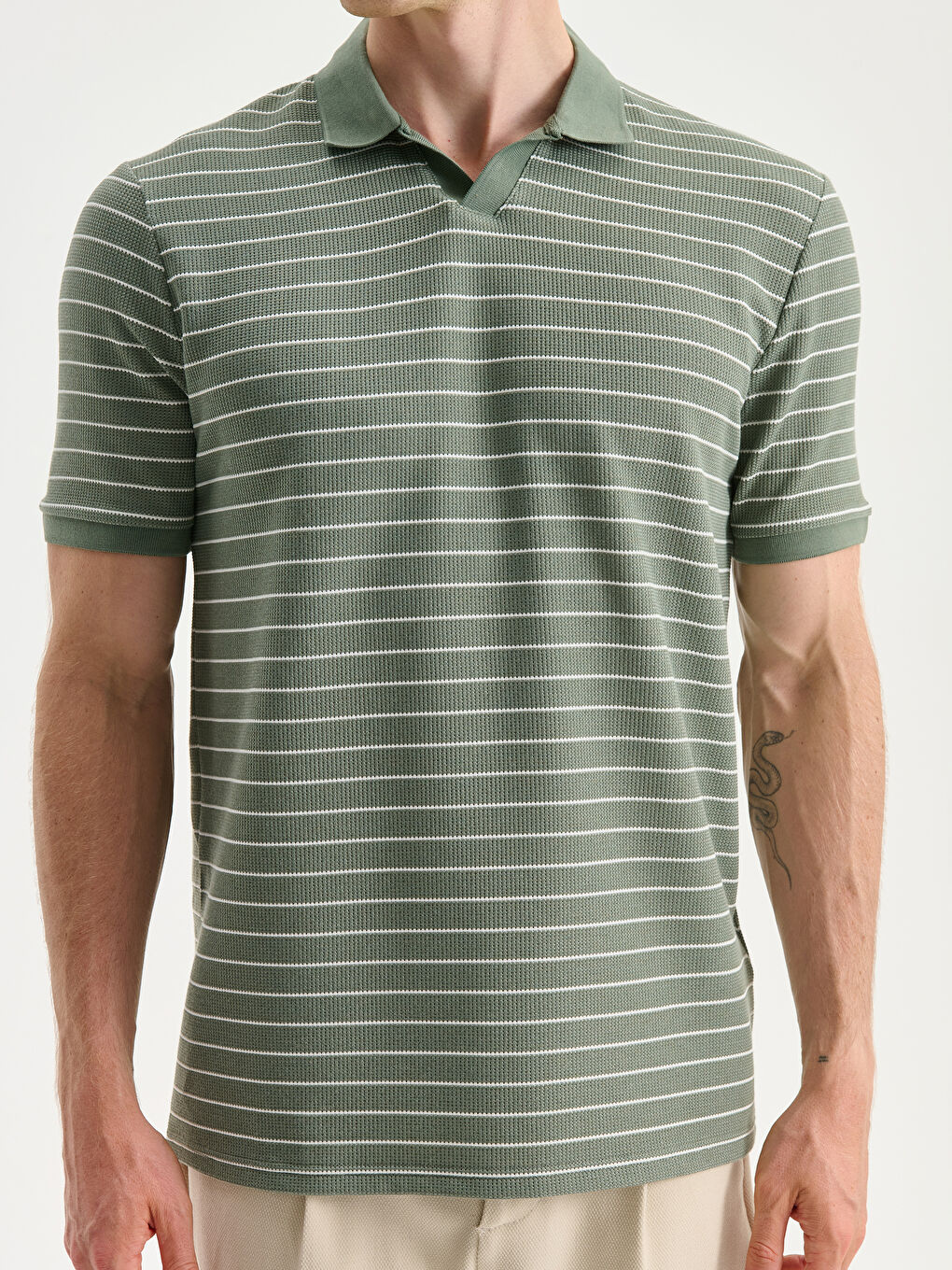 Yeşil Polo Yaka Çizgili Erkek Tişört-2