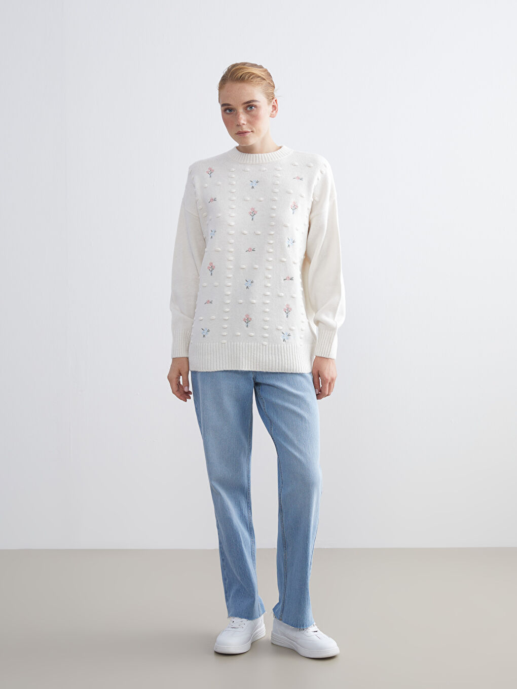 Ekru Bisiklet Yaka Çiçek Nakışlı Kadın Triko Tunik-1