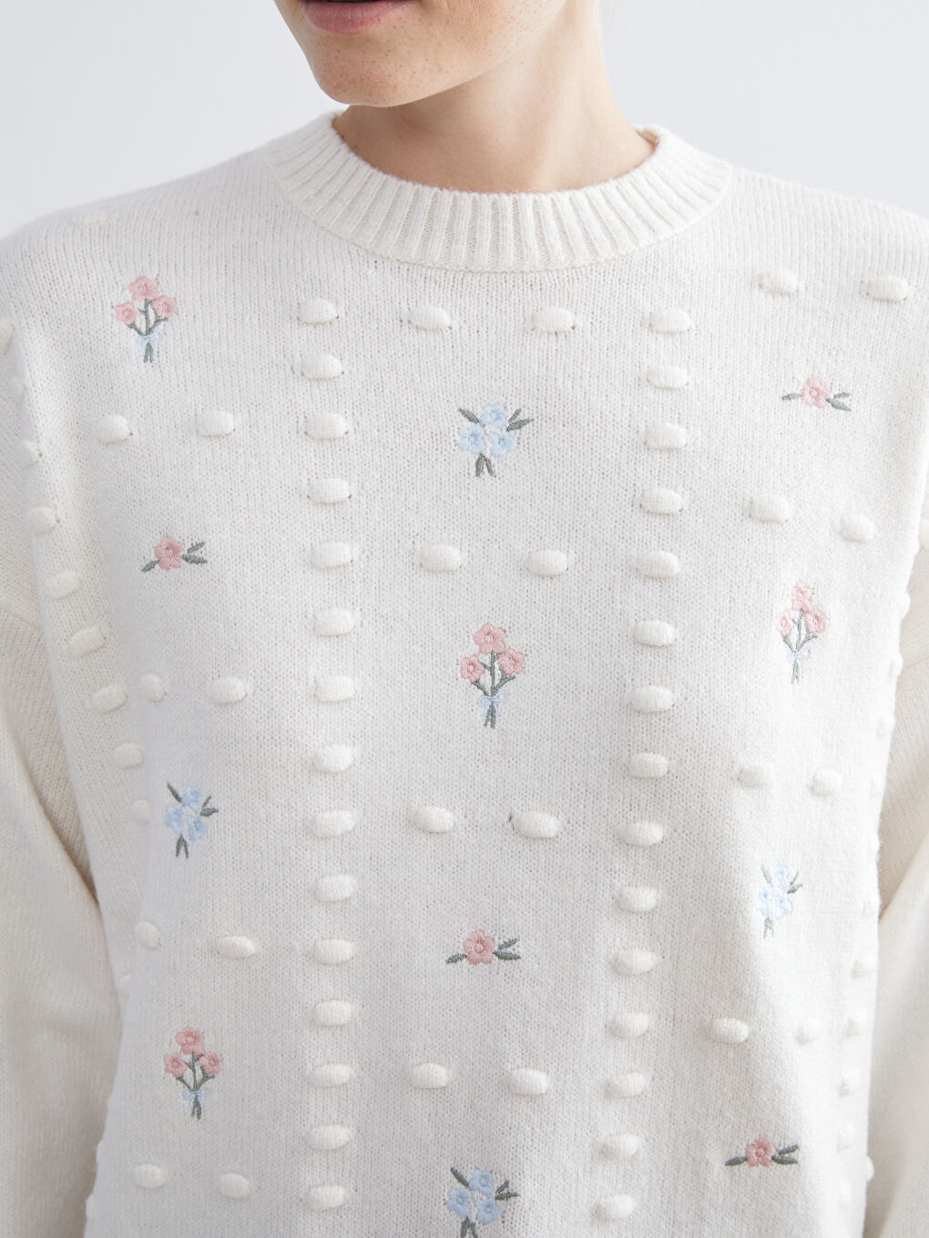 Ekru Bisiklet Yaka Çiçek Nakışlı Kadın Triko Tunik-2