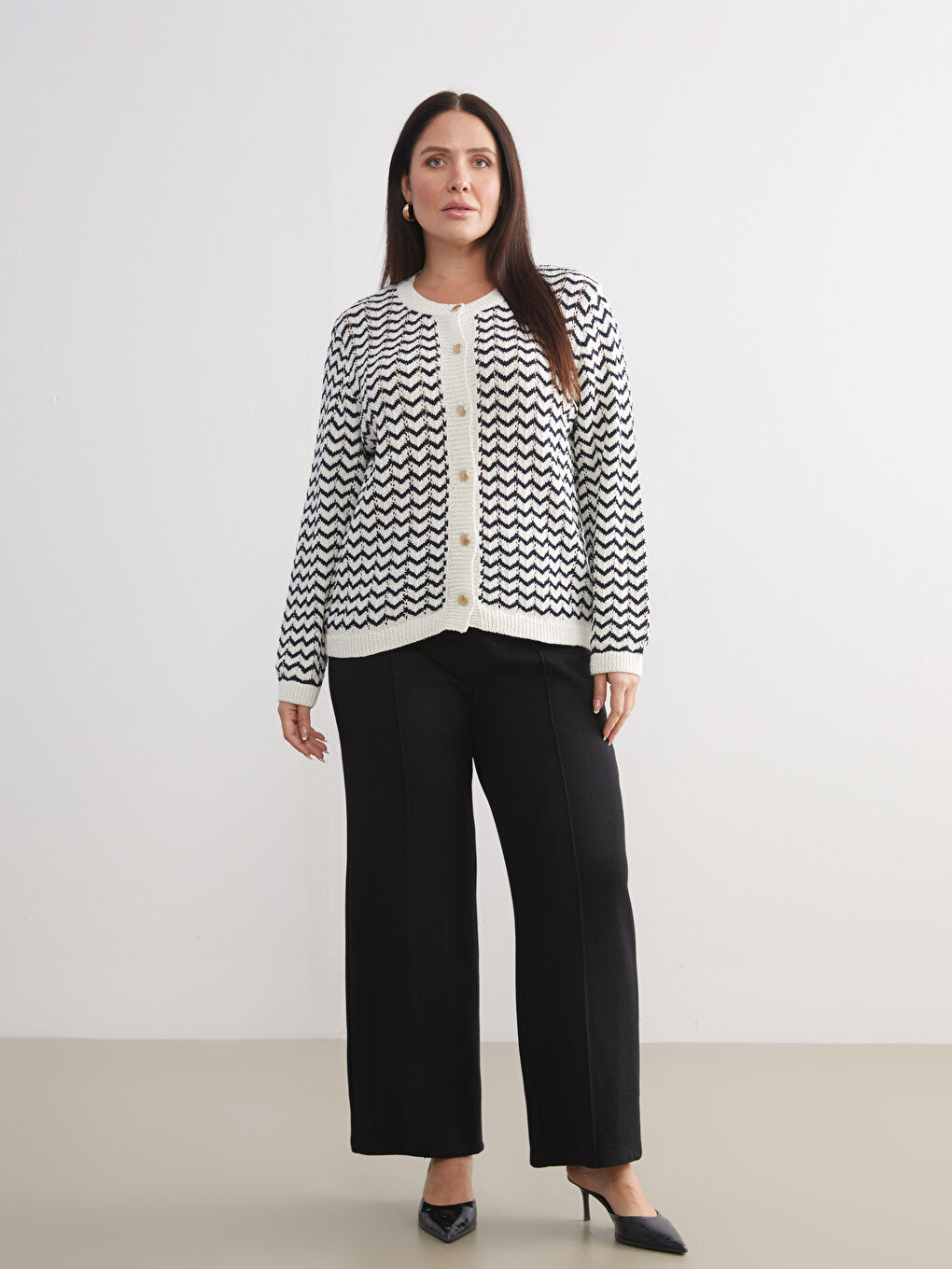 Siyah Beli Lastikli Geniş Paça Kadın Pantolon-1