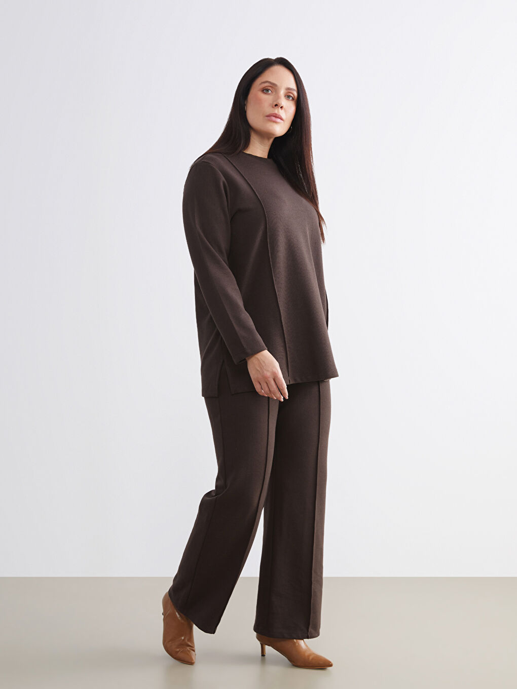 Pantalone sa elastičnim strukom i širokim nogavicama za žene-1