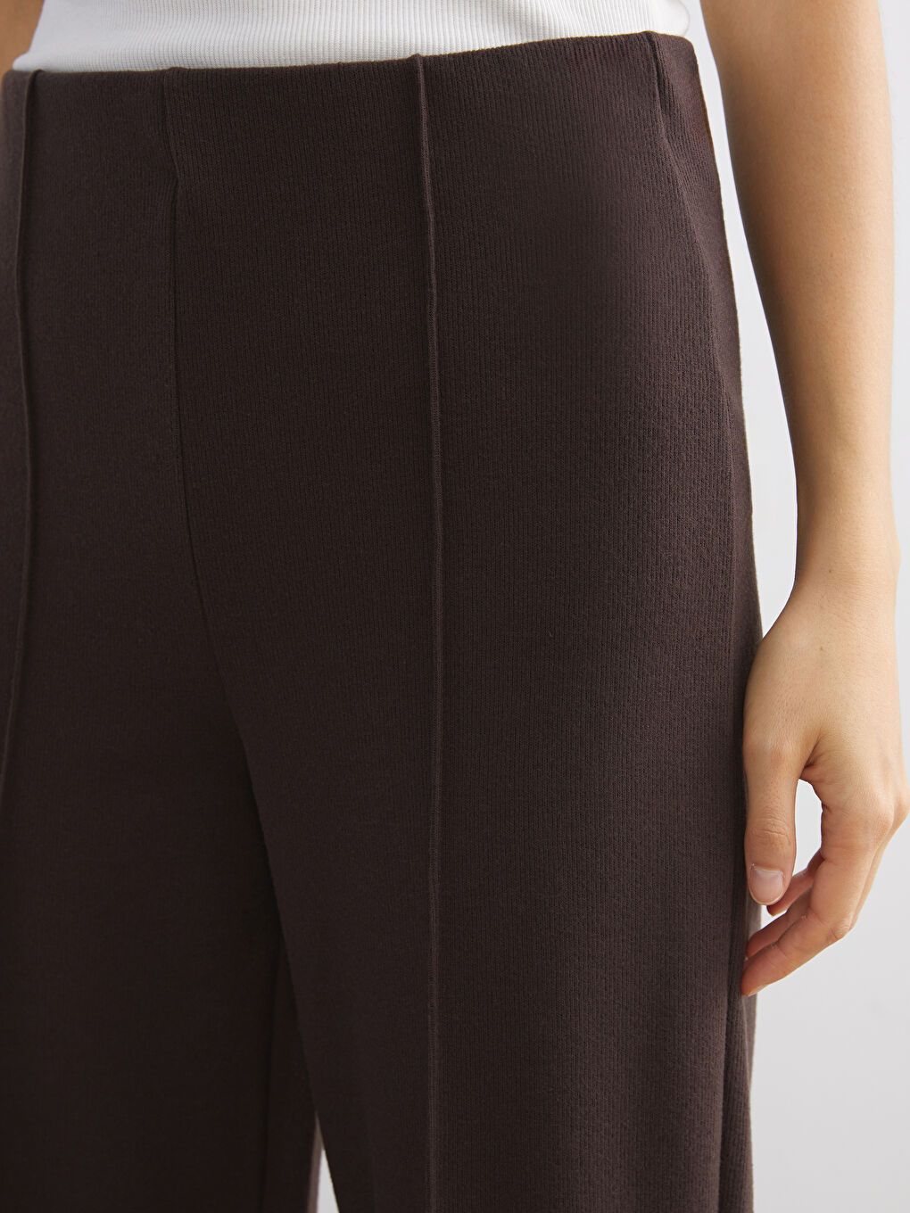 Pantalone sa elastičnim strukom i širokim nogavicama za žene-3