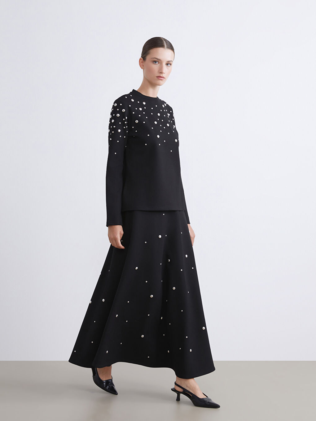 Siyah Metal Aplikeli Kloş Etek-2