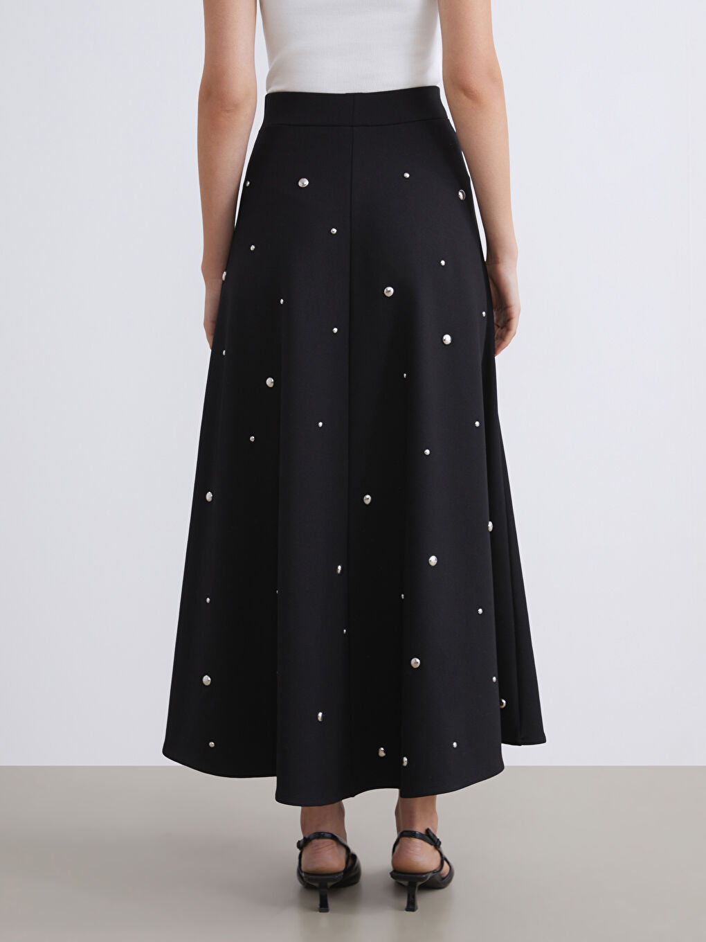 Siyah Metal Aplikeli Kloş Etek-5