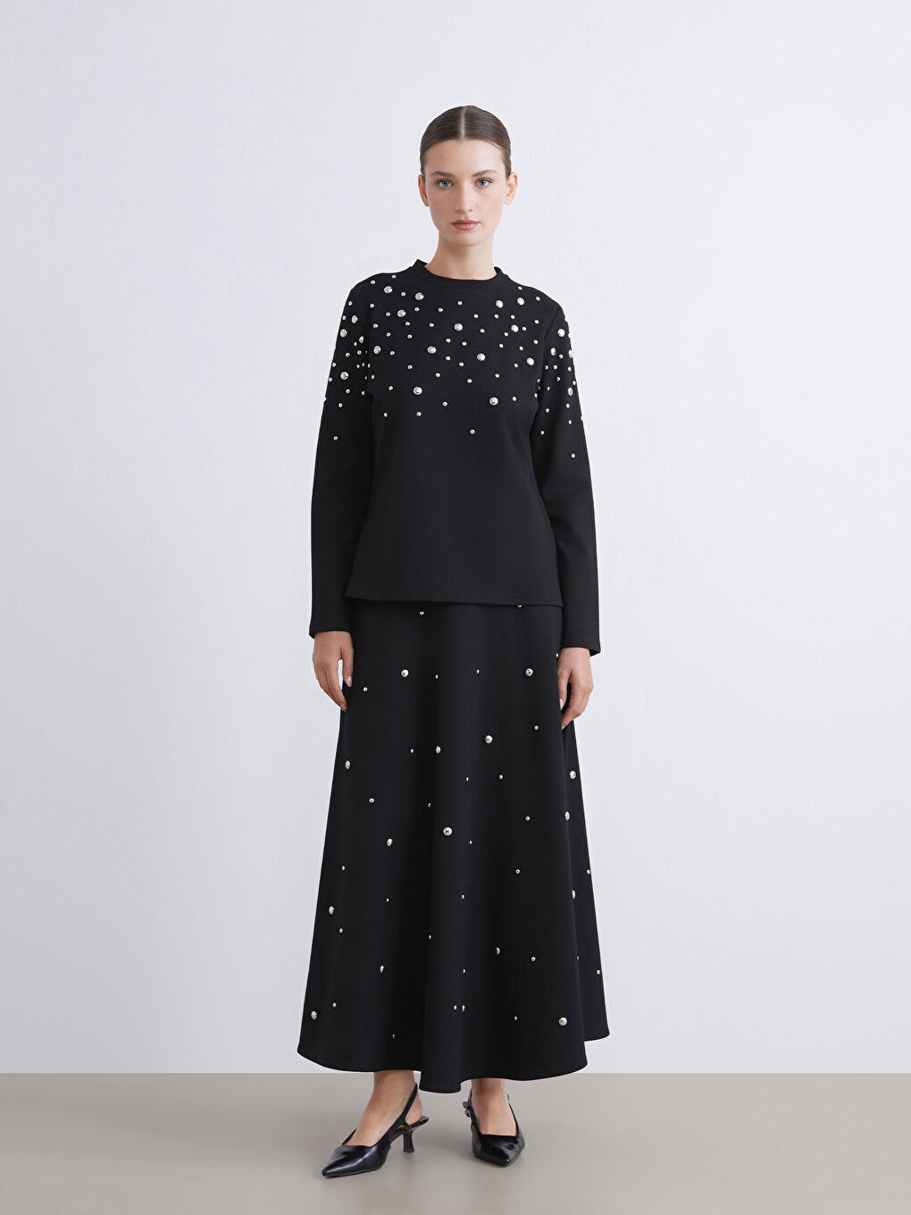 Siyah Metal Aplikeli Kloş Etek-1