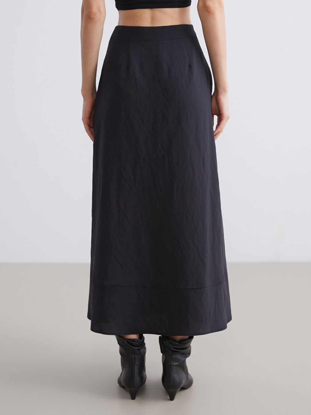 Siyah Beli Fermuarlı Modal Karışımlı A Kesim Etek-3