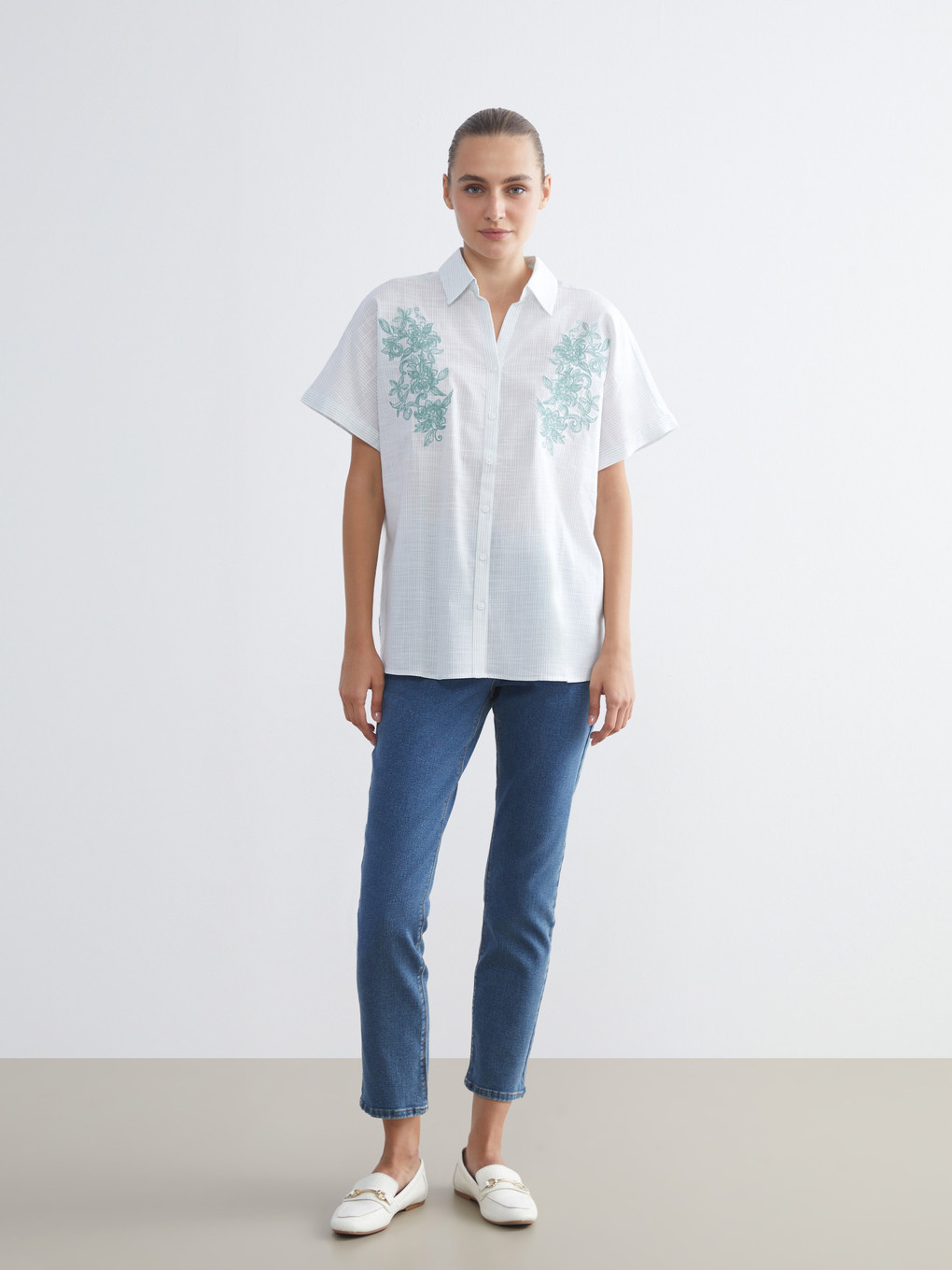 Chemise Rayée Brodée Florale Pour Femmes-1