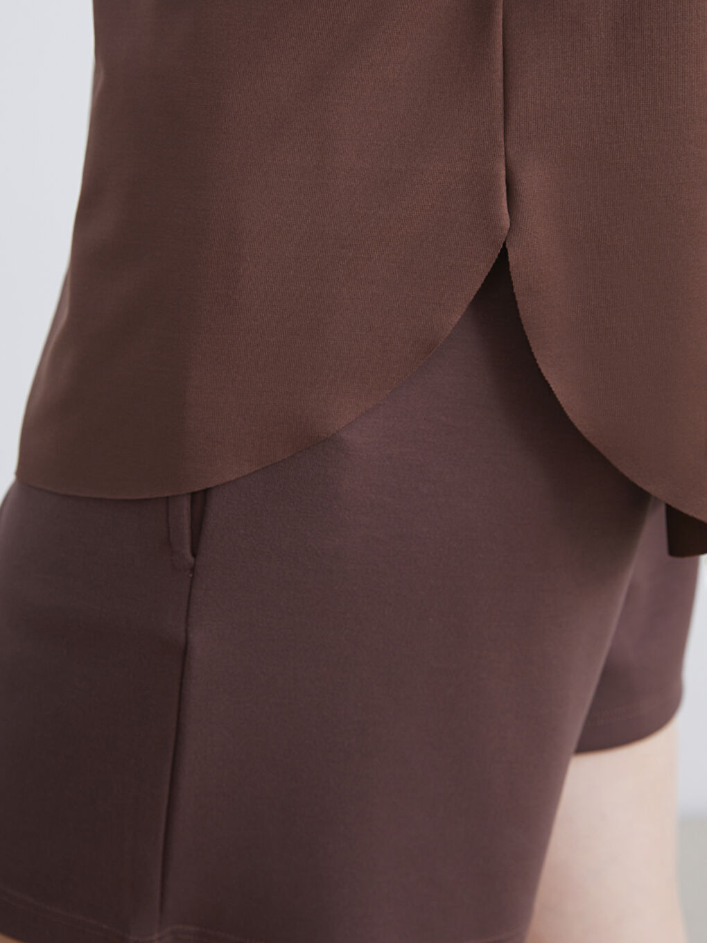 Kahverengi Bisiklet Yaka Kadın Spor Tişört-3