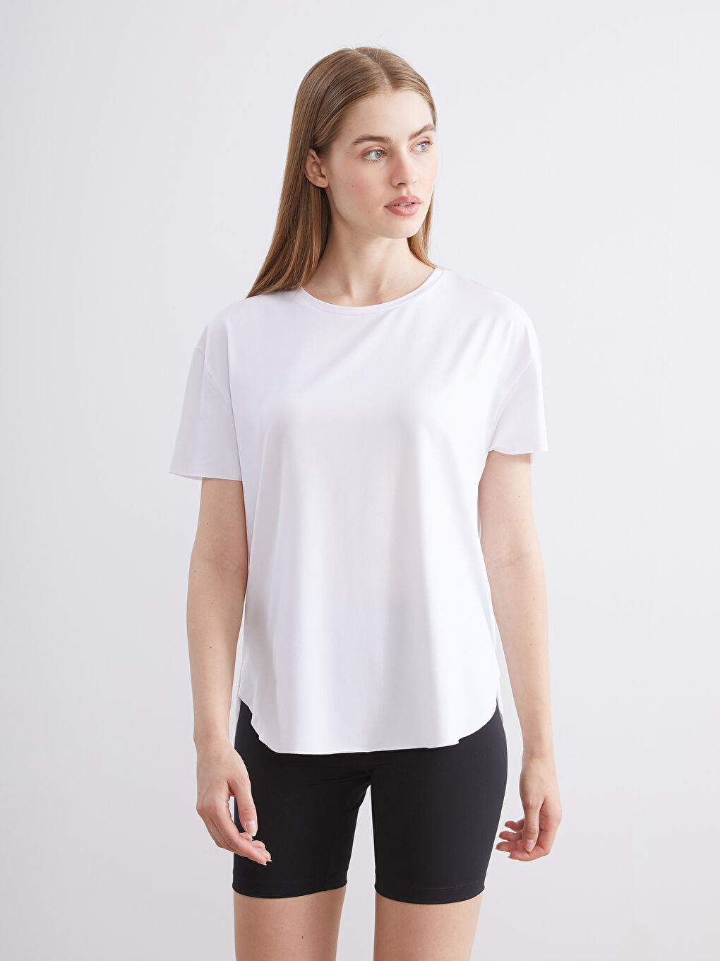 Beyaz Bisiklet Yaka Kadın Spor Tişört