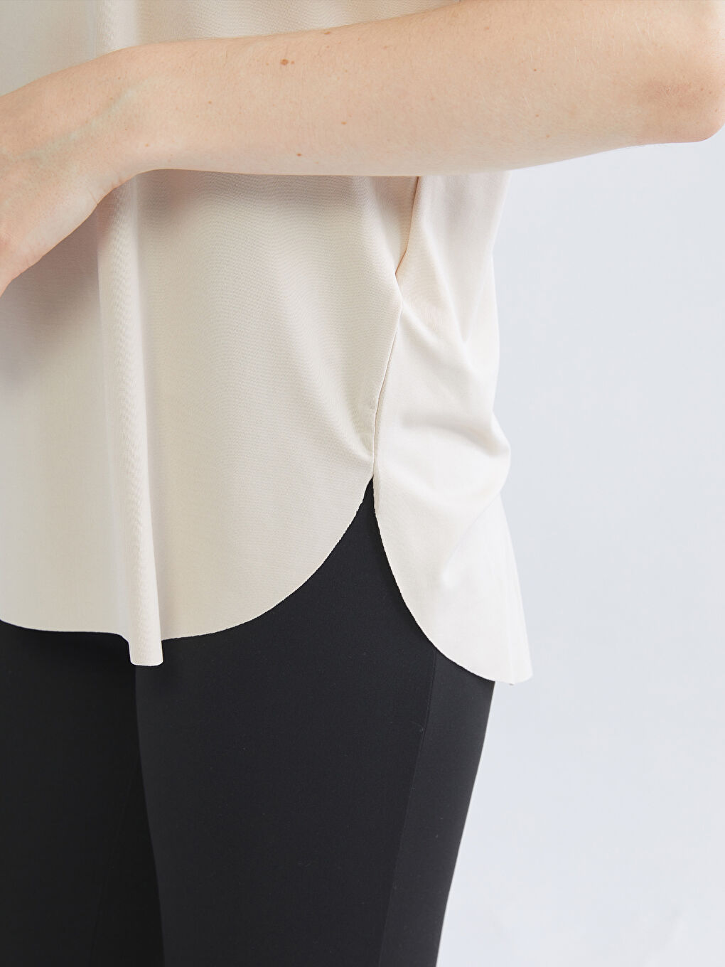 Bej Bisiklet Yaka Kadın Spor Tişört-2