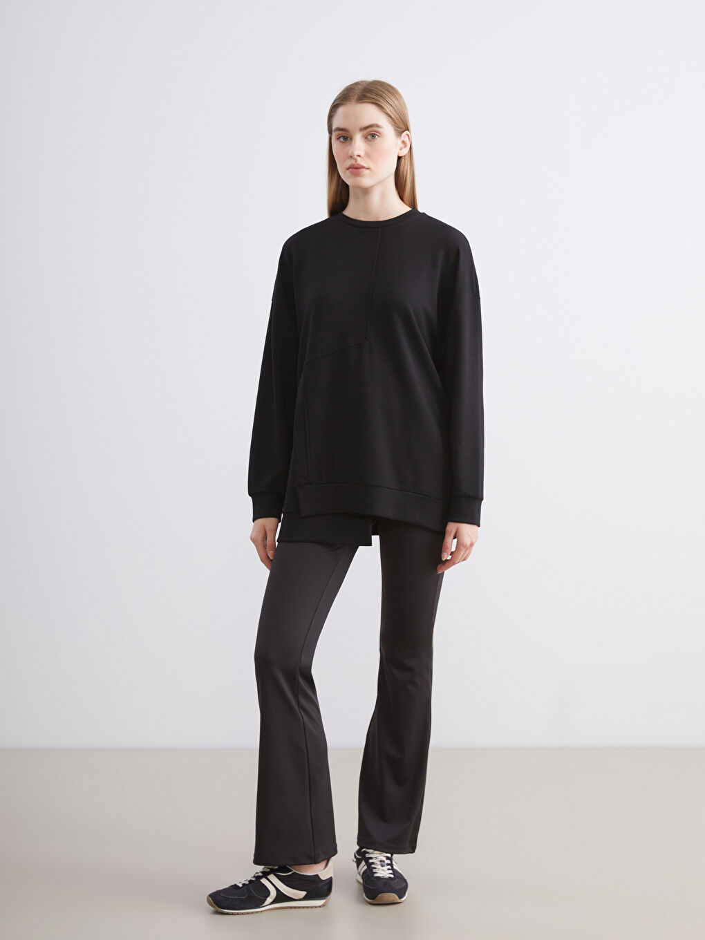 Siyah Bisiklet Yaka Soft Touch Kadın Spor Sweatshirt-1