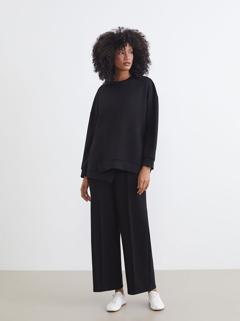 Siyah Bisiklet Yaka Soft Touch Kadın Spor Sweatshirt-1