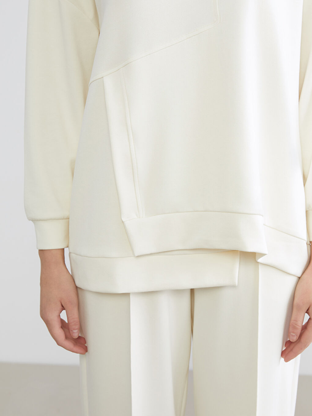 Bej Bisiklet Yaka Soft Touch Kadın Spor Sweatshirt-2