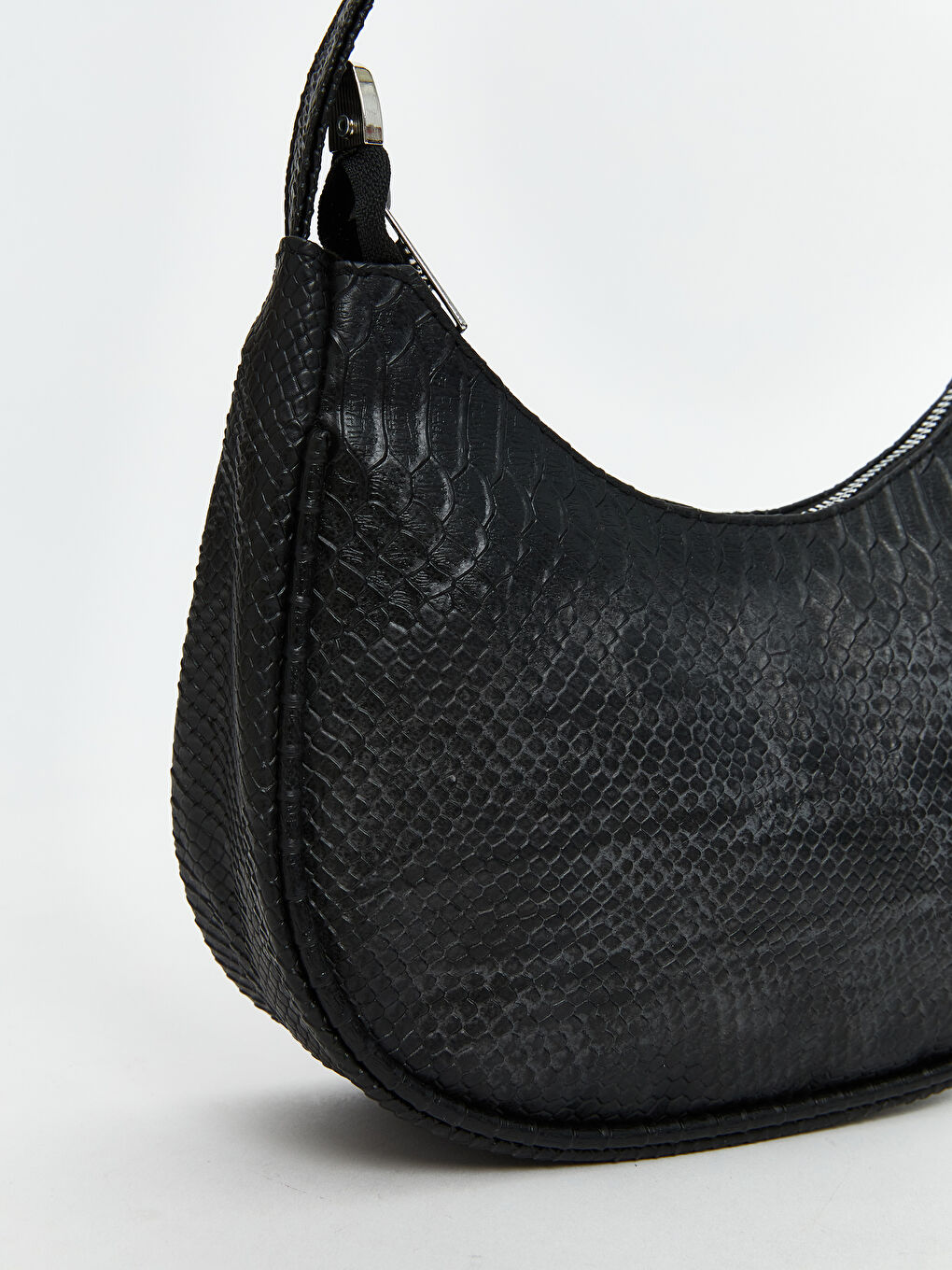 Siyah Deri Görünümlü Kadın Kol Çantası-2