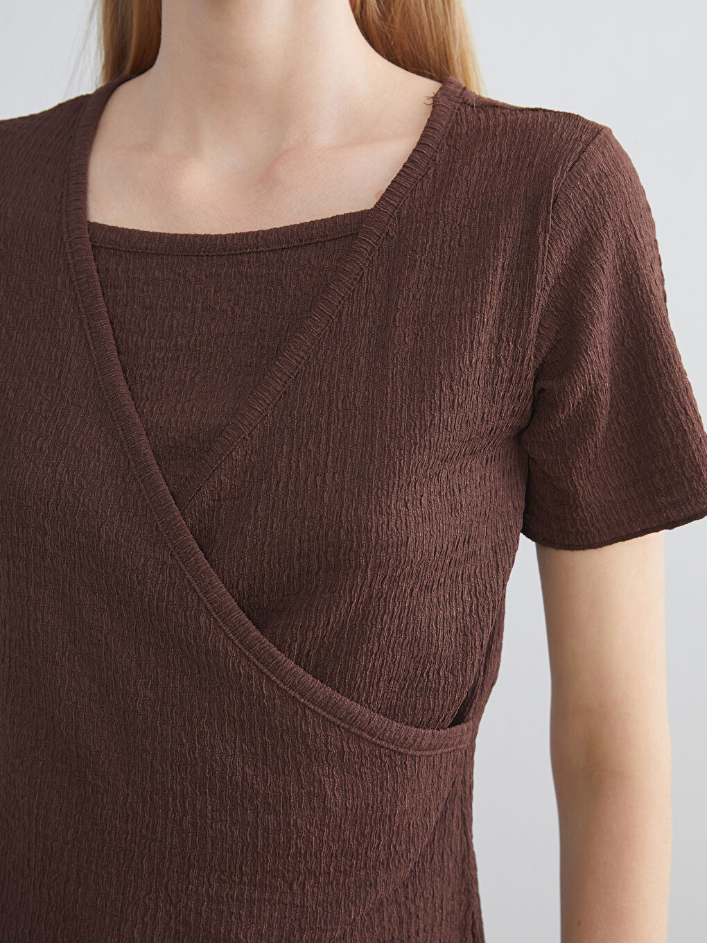 Kahverengi Kruvaze Yaka Dokulu Bluz-2