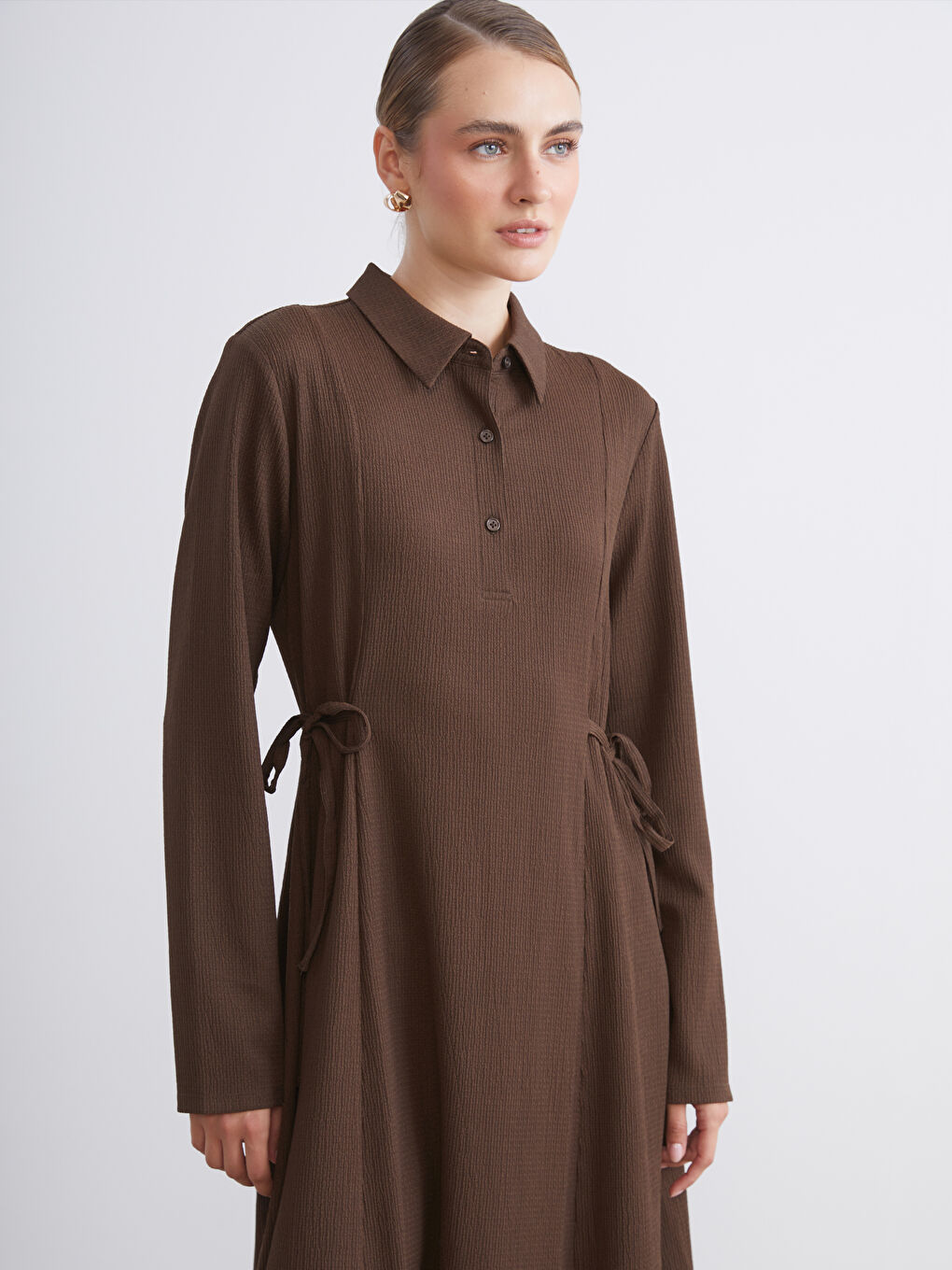 فستان بني امرأة-1