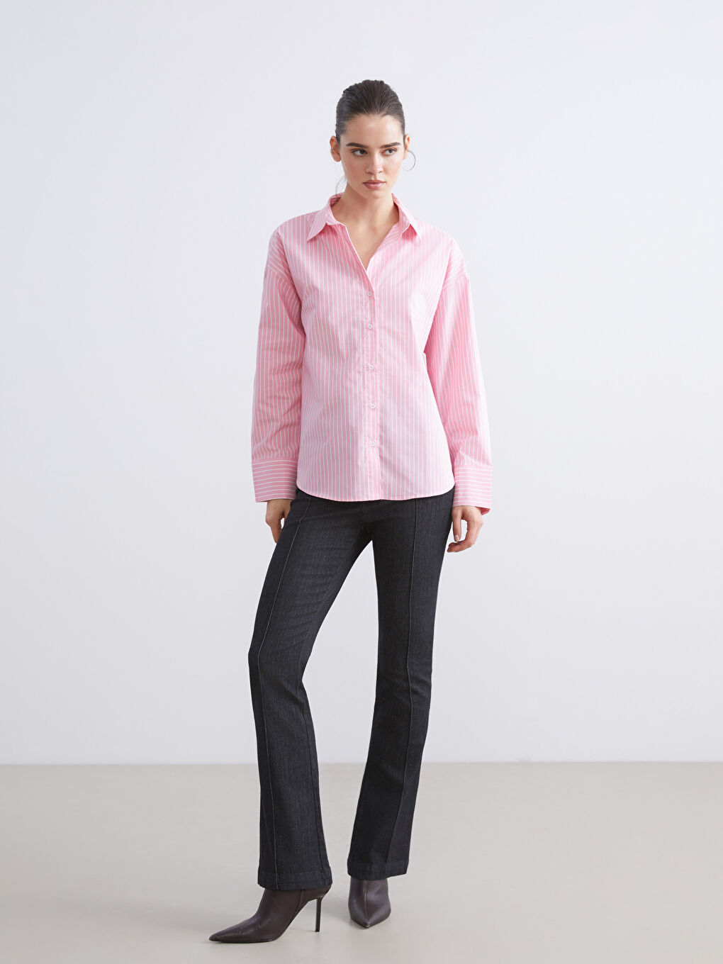 Pembe Çizgili Oversize Poplin Kadın Gömlek-1