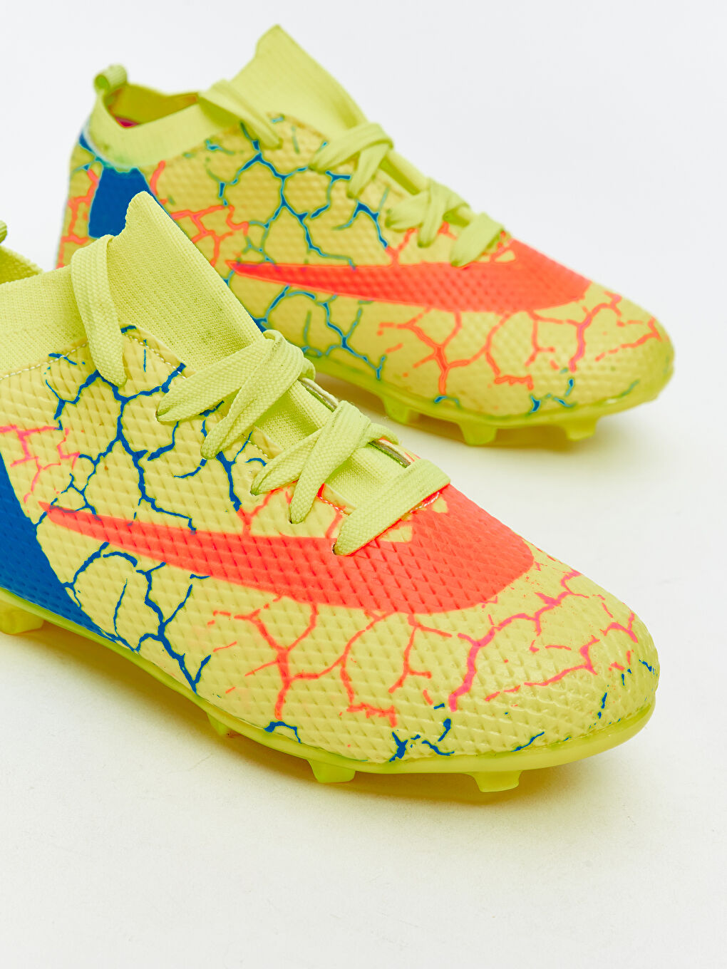 Laced Boys' Soccer Shoes-2