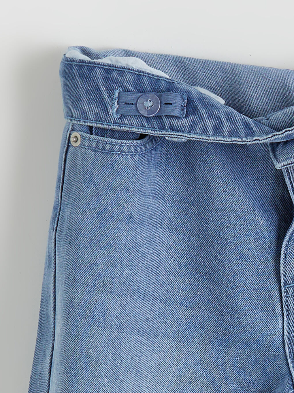 ფართოფეხა გოგოების ჯინსი-1