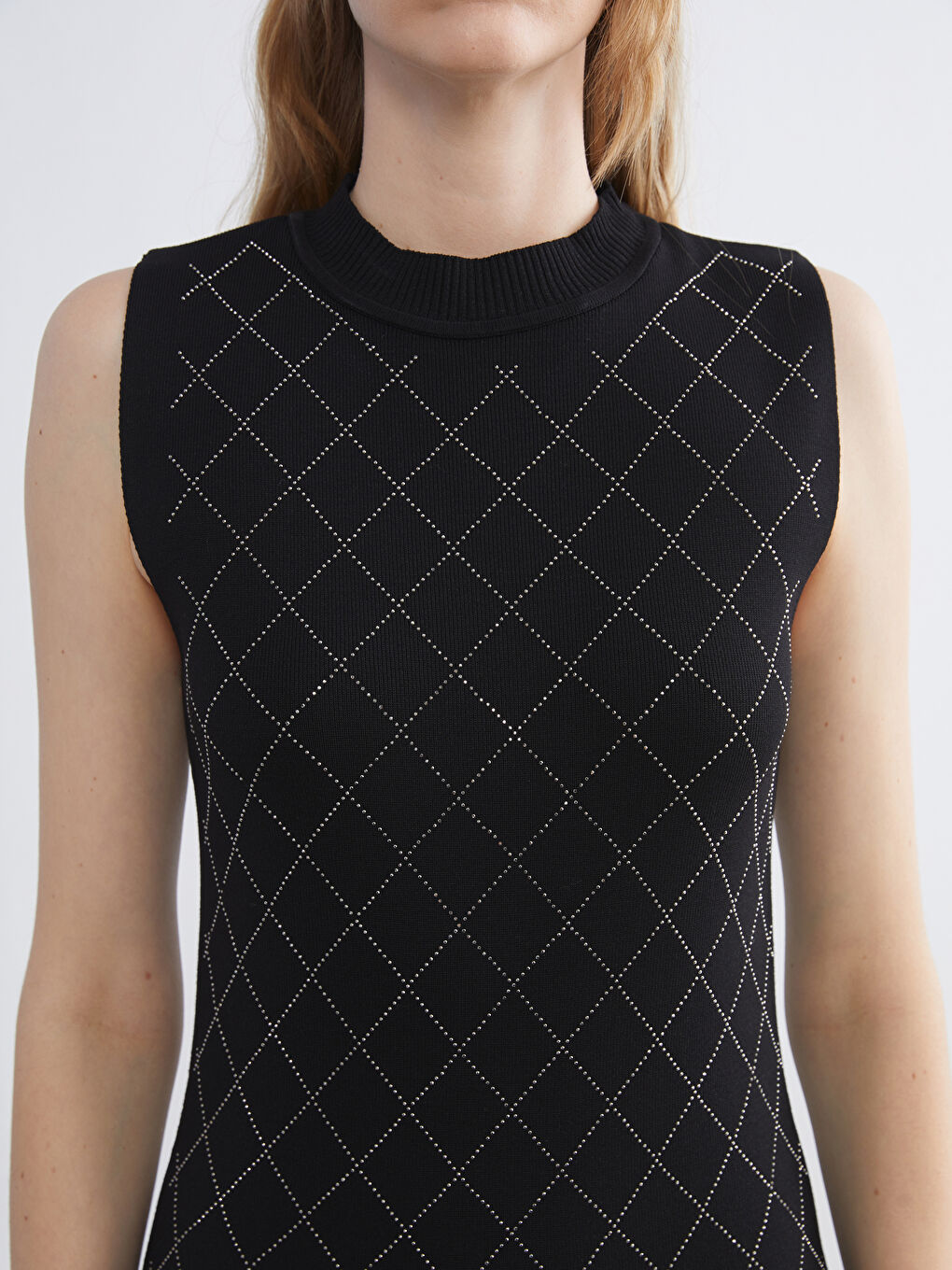 Siyah Dik Yaka Taşlı Elbise-2